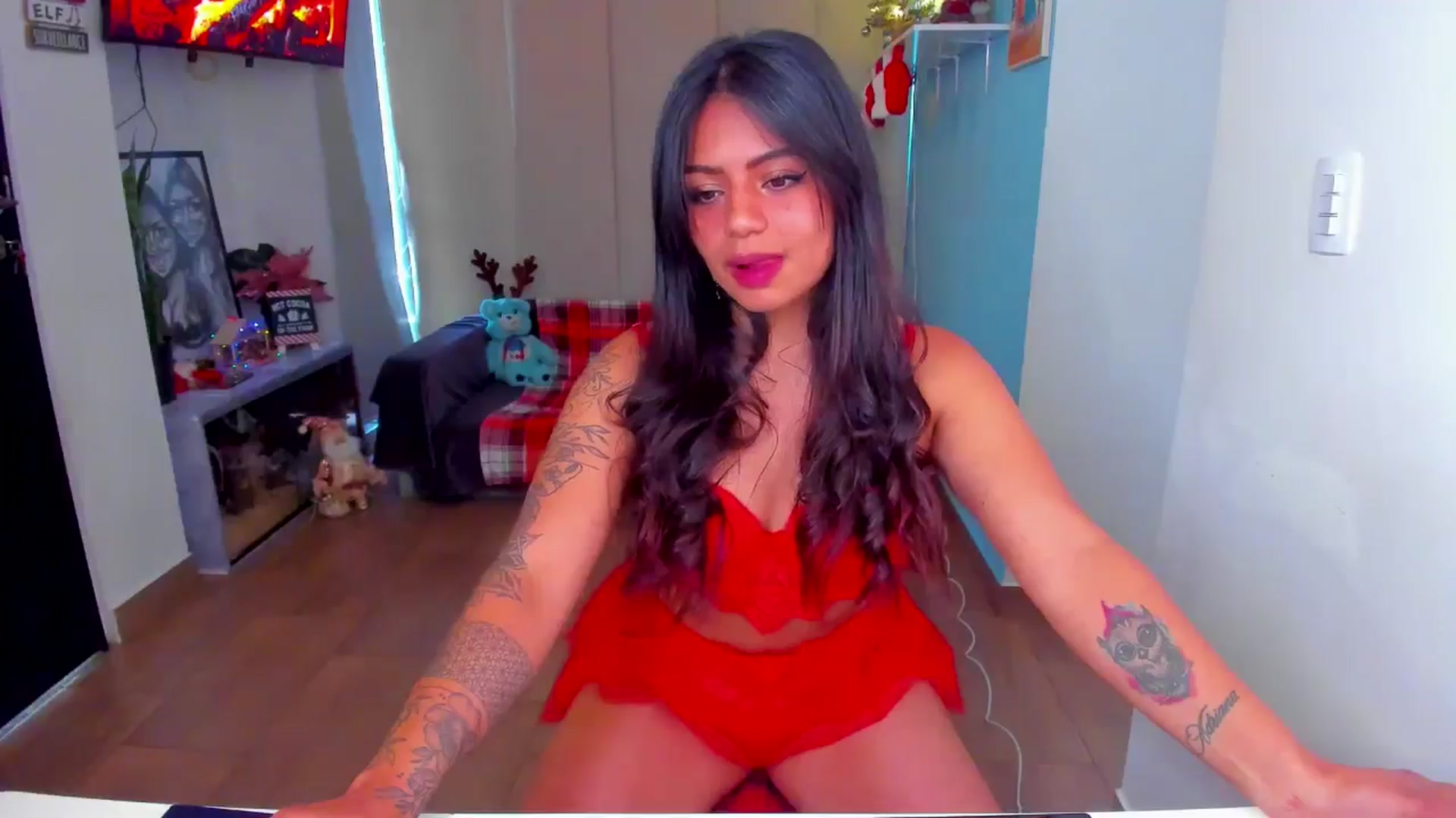 Gallery image thumbnail from SarishaLove's myfreecams stream on, 12/24/2024, 14:35 image 12 of 20
