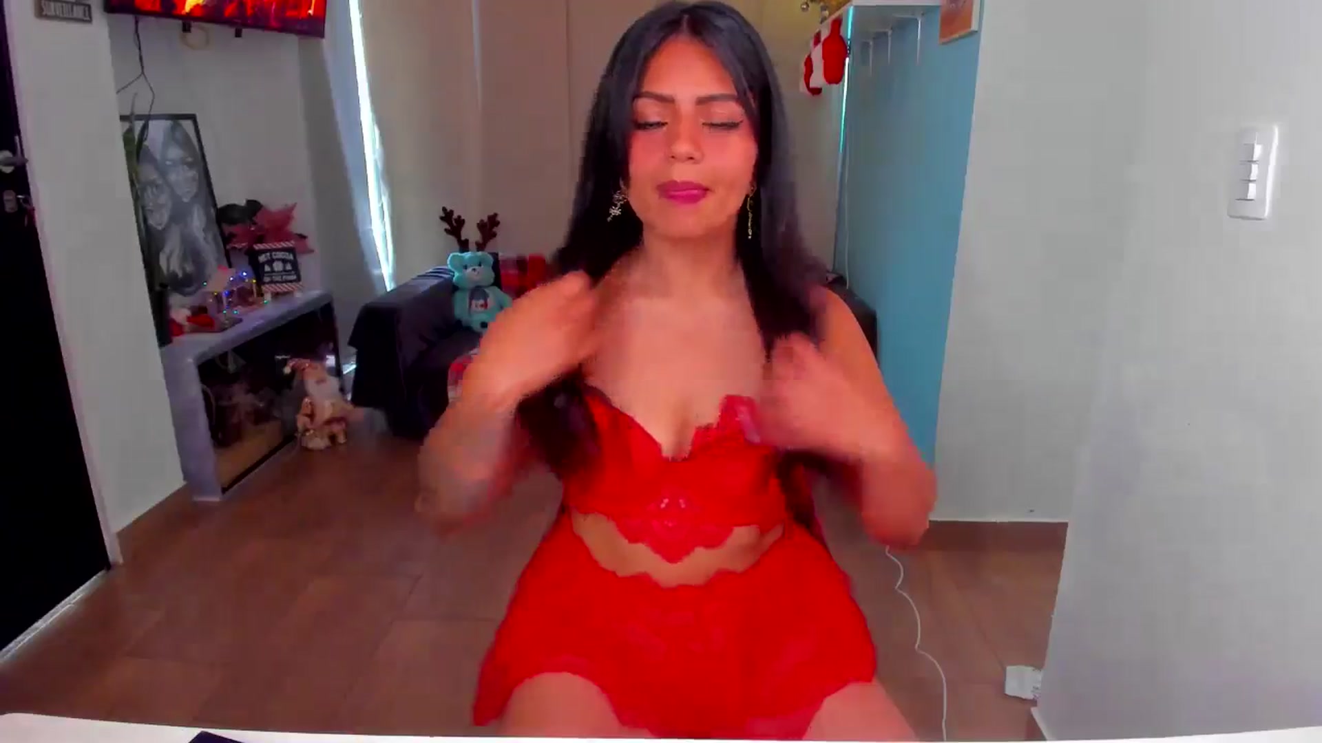 Gallery image thumbnail from SarishaLove's myfreecams stream on, 12/24/2024, 15:36 image 12 of 20