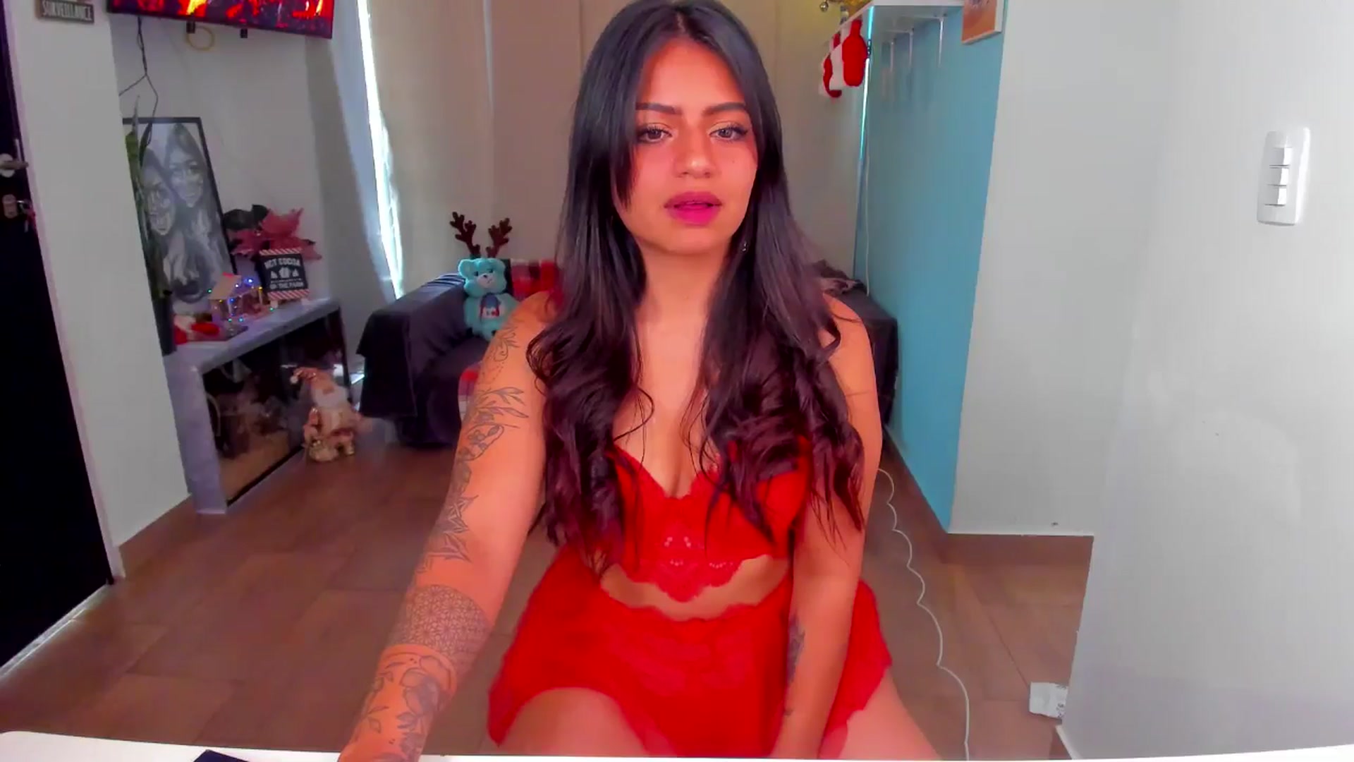 Gallery image thumbnail from SarishaLove's myfreecams stream on, 12/24/2024, 15:36 image 11 of 20