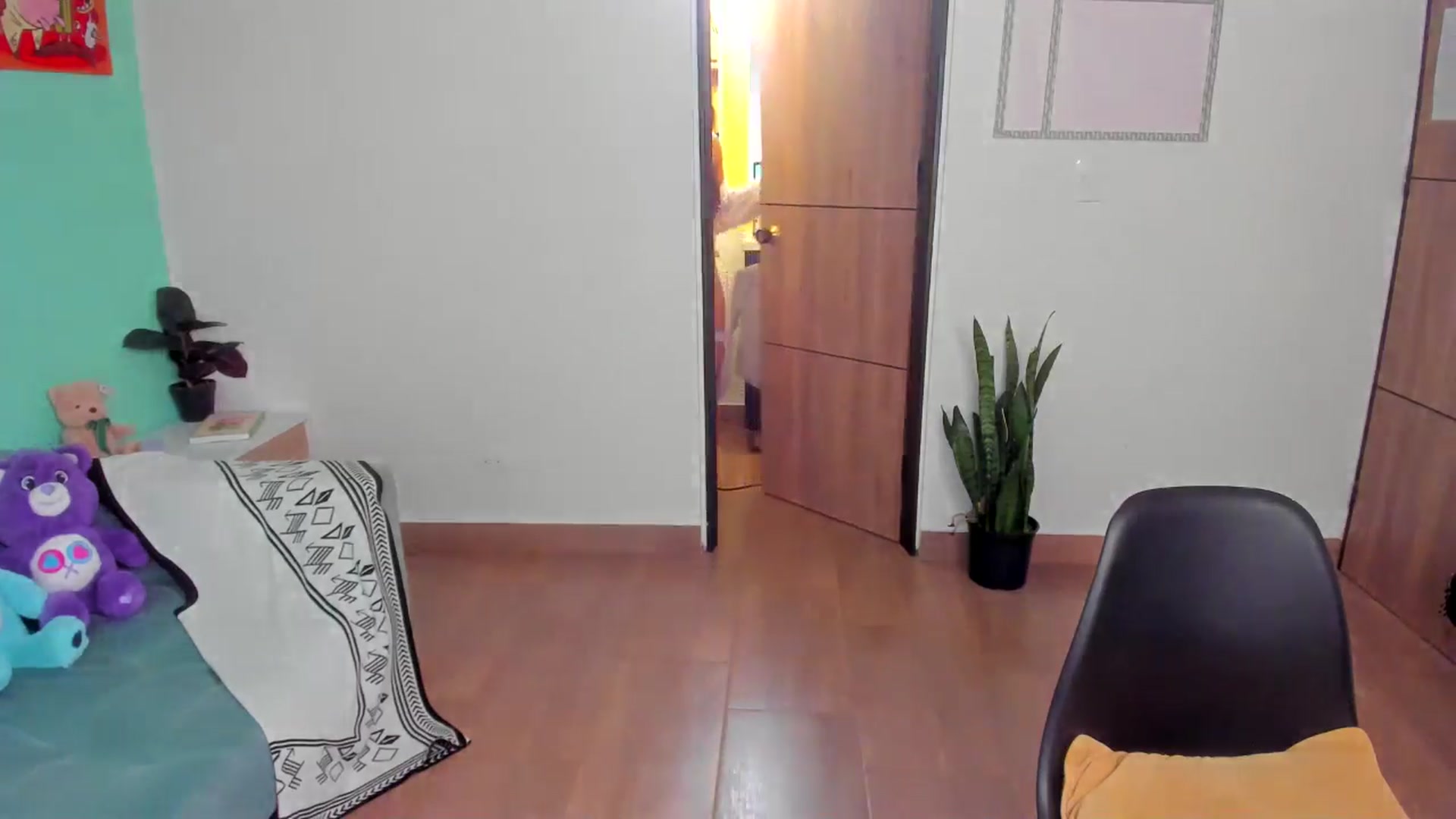 Gallery image thumbnail from SarishaLove's myfreecams stream on, 02/14/2025, 12:19 image 2 of 20