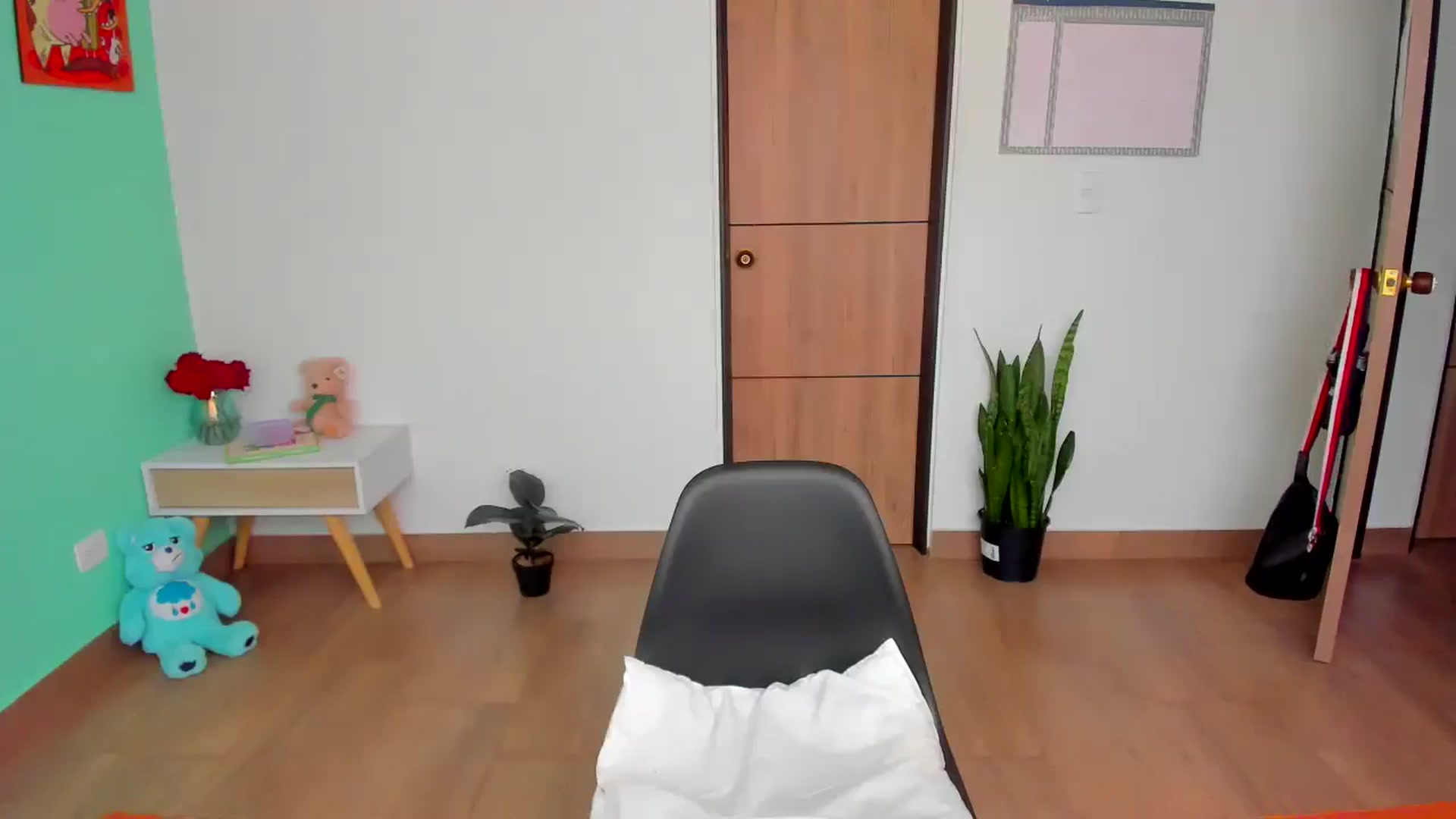 Gallery image thumbnail from SarishaLove's myfreecams stream on, 02/25/2025, 14:30 image 15 of 20