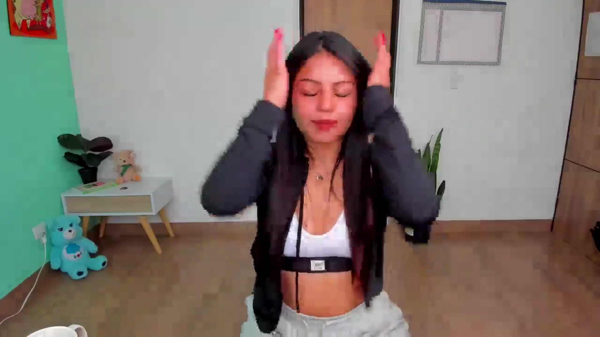 Gallery image thumbnail from SarishaLove's myfreecams stream on, 03/17/2025, 13:14 image 4 of 20