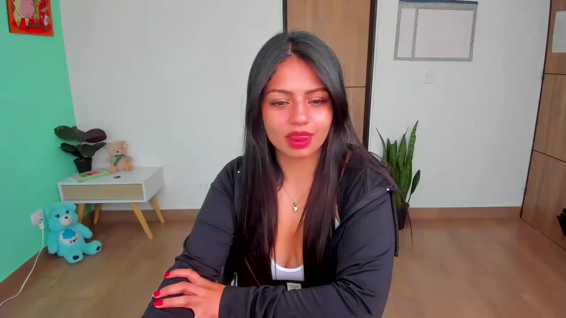 Gallery image thumbnail from SarishaLove's myfreecams stream on, 03/17/2025, 13:14 image 19 of 20