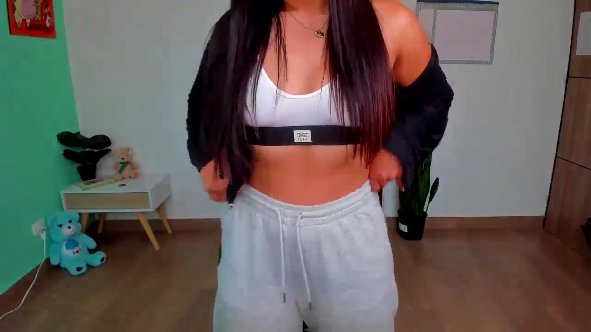 Gallery image thumbnail from SarishaLove's myfreecams stream on, 03/17/2025, 13:14 image 17 of 20