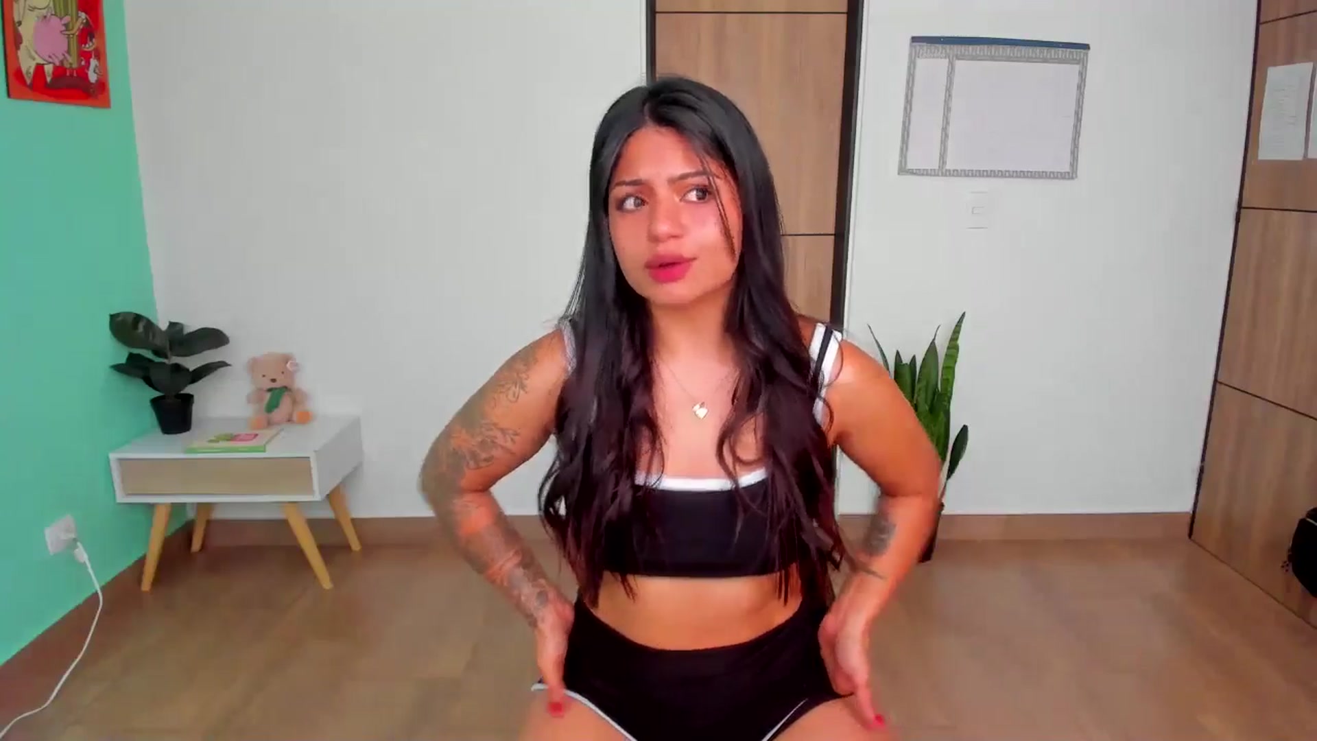 Gallery image thumbnail from SarishaLove's myfreecams stream on, 03/18/2025, 13:25 image 14 of 20