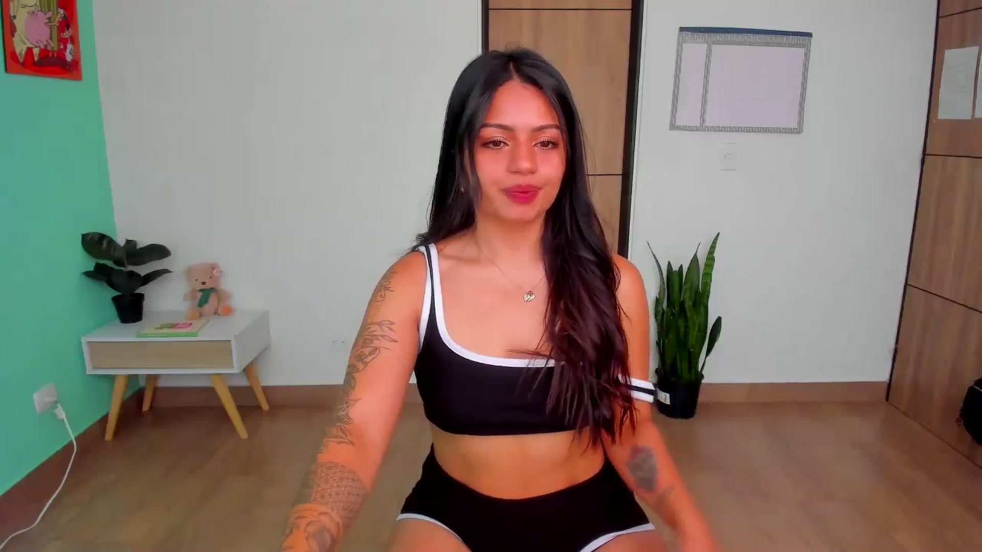 Gallery image thumbnail from SarishaLove's myfreecams stream on, 03/18/2025, 13:25 image 11 of 20