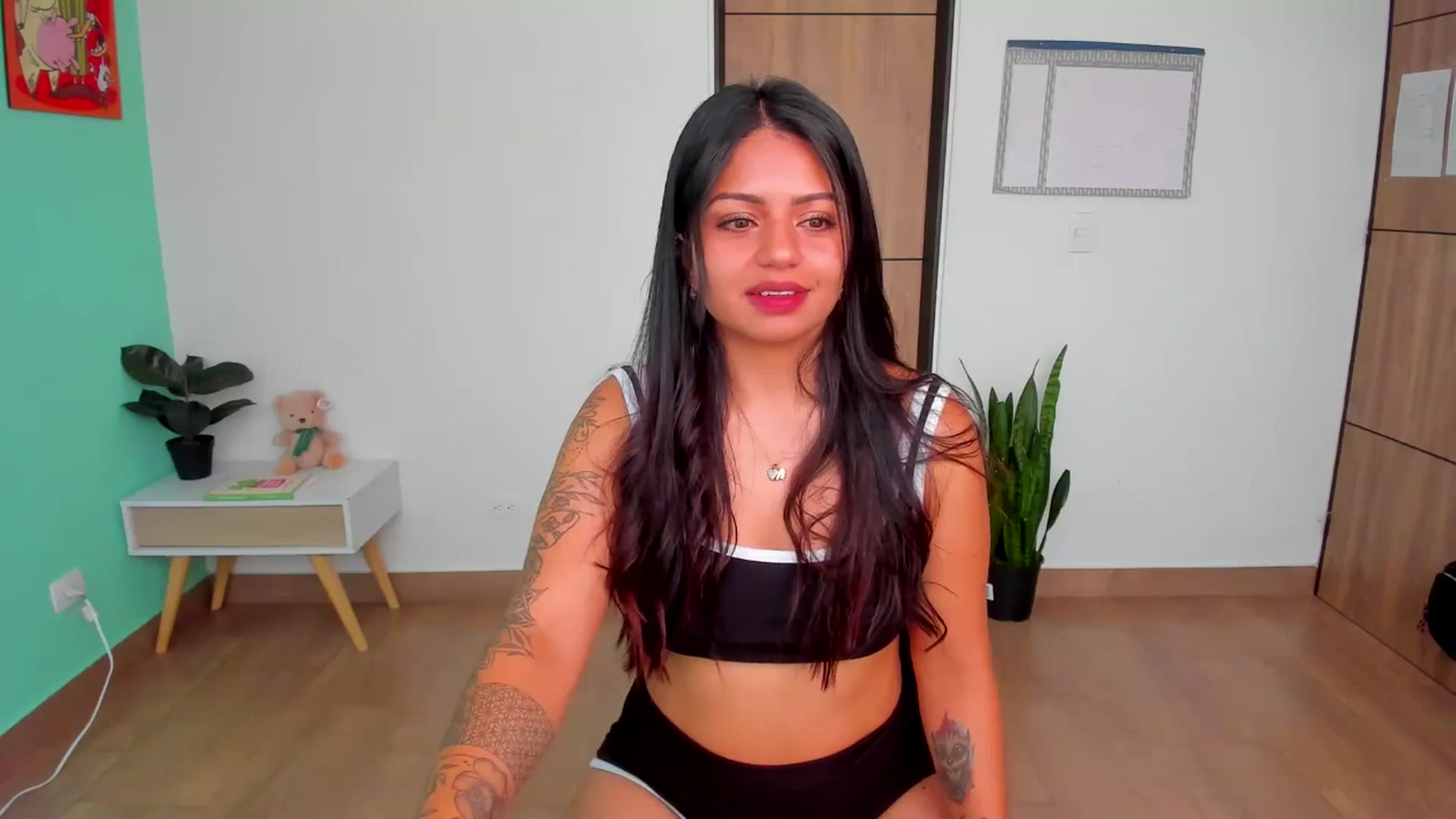 Gallery image thumbnail from SarishaLove's myfreecams stream on, 03/18/2025, 13:25 image 16 of 20