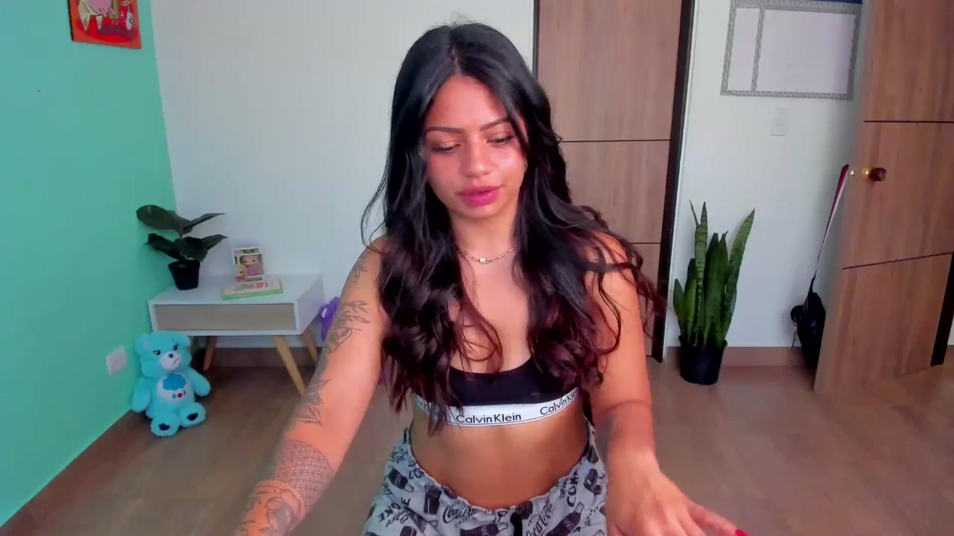 Gallery image thumbnail from SarishaLove's myfreecams stream on, 03/22/2025, 12:50 image 5 of 20