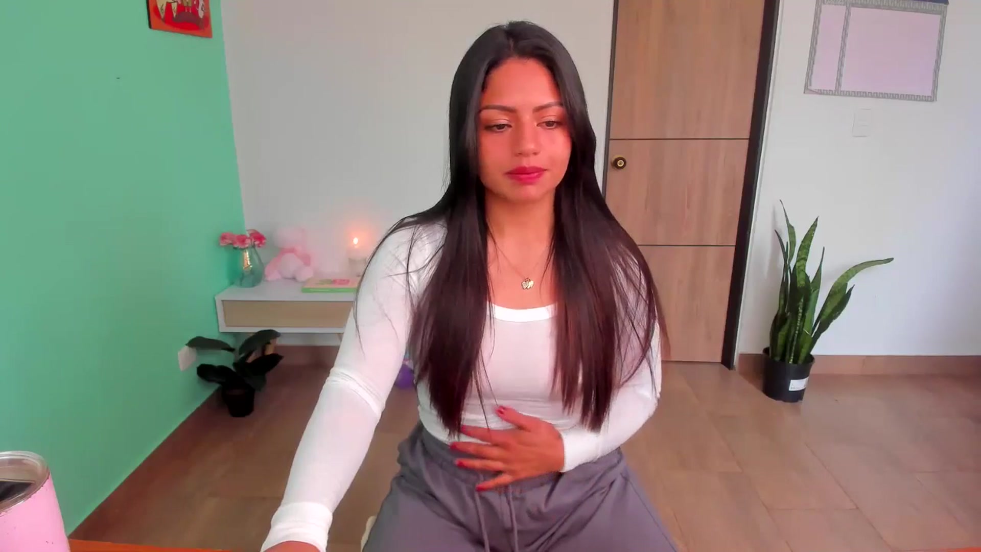 Gallery image thumbnail from SarishaLove's myfreecams stream on, 04/06/2025, 13:10 image 2 of 20