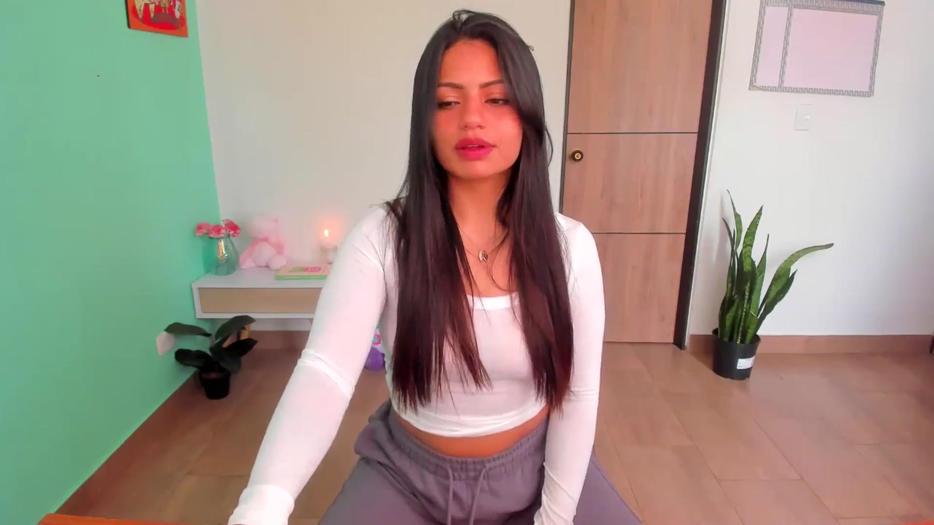 Gallery image thumbnail from SarishaLove's myfreecams stream on, 04/06/2025, 13:25 image 9 of 20
