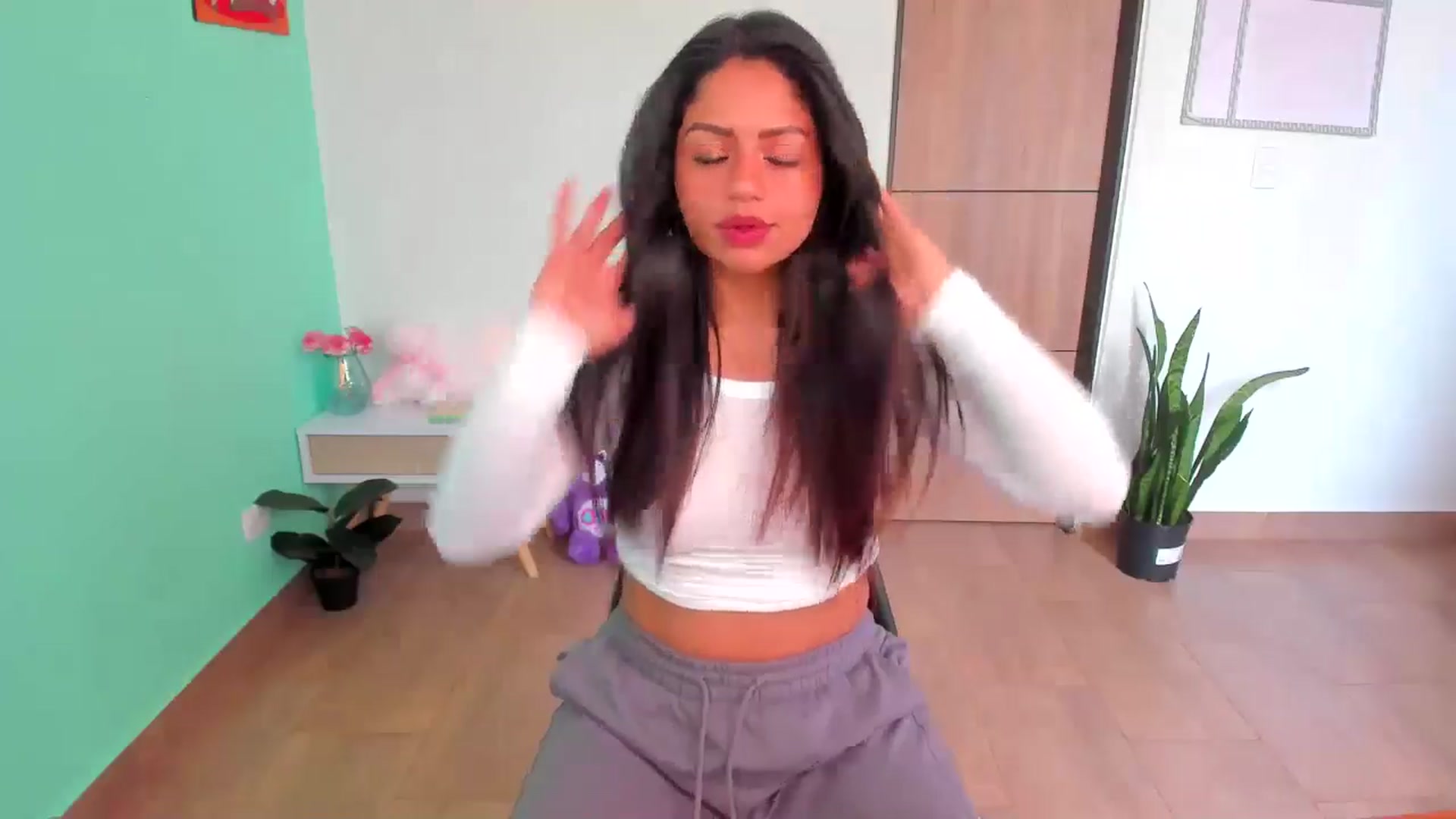 Gallery image thumbnail from SarishaLove's myfreecams stream on, 04/06/2025, 14:29 image 20 of 20