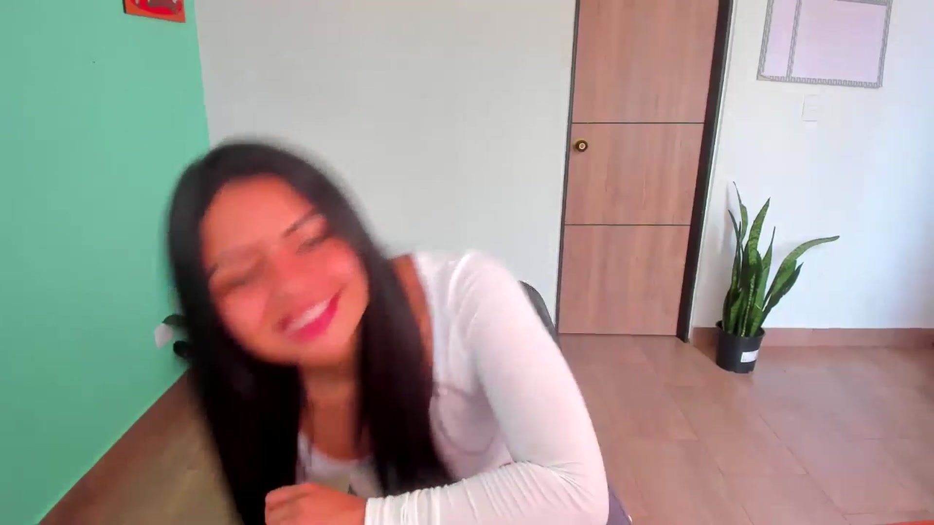 Gallery image thumbnail from SarishaLove's myfreecams stream on, 04/06/2025, 14:29 image 4 of 20