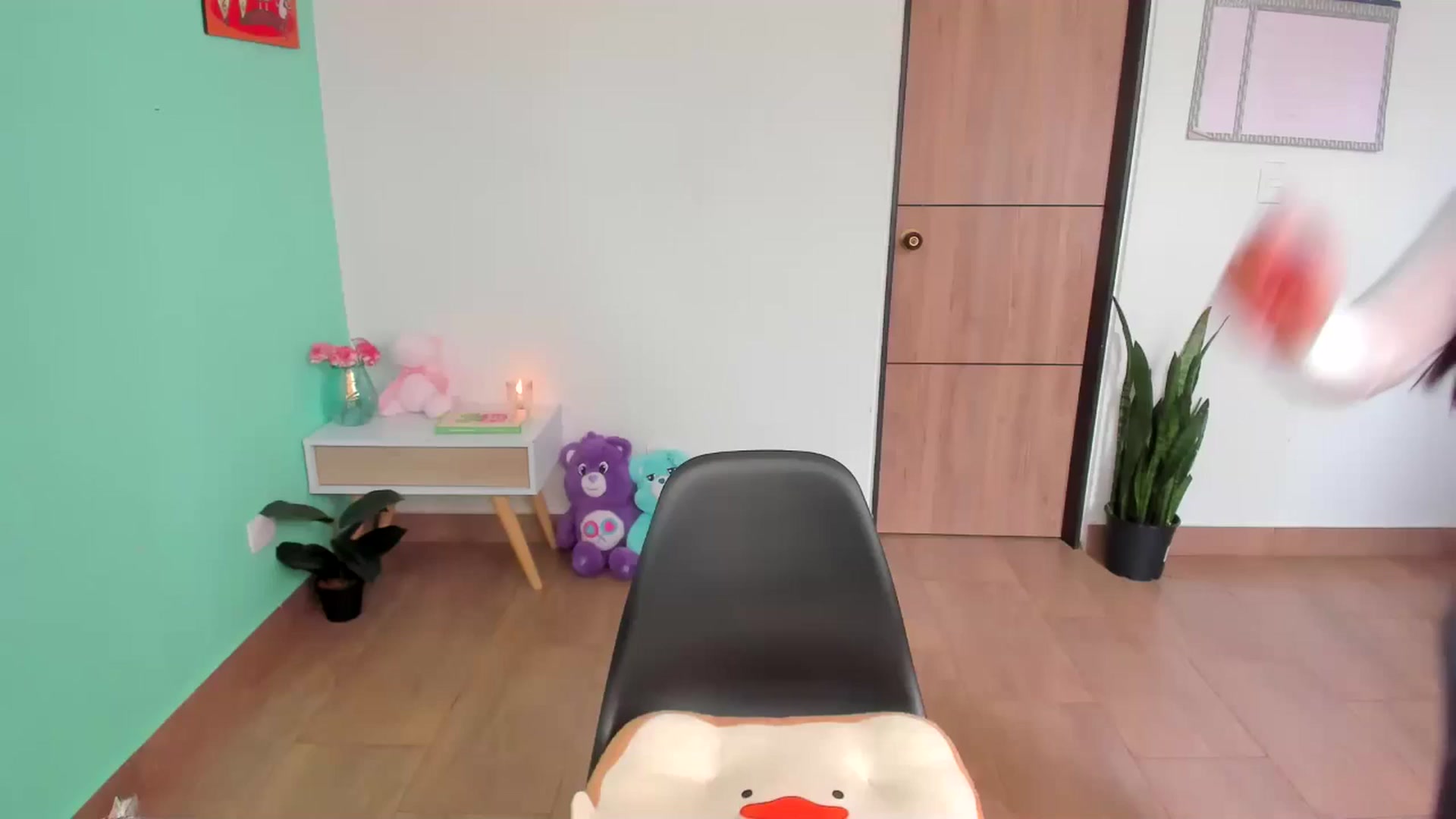 Gallery image thumbnail from SarishaLove's myfreecams stream on, 04/06/2025, 15:53 image 16 of 20