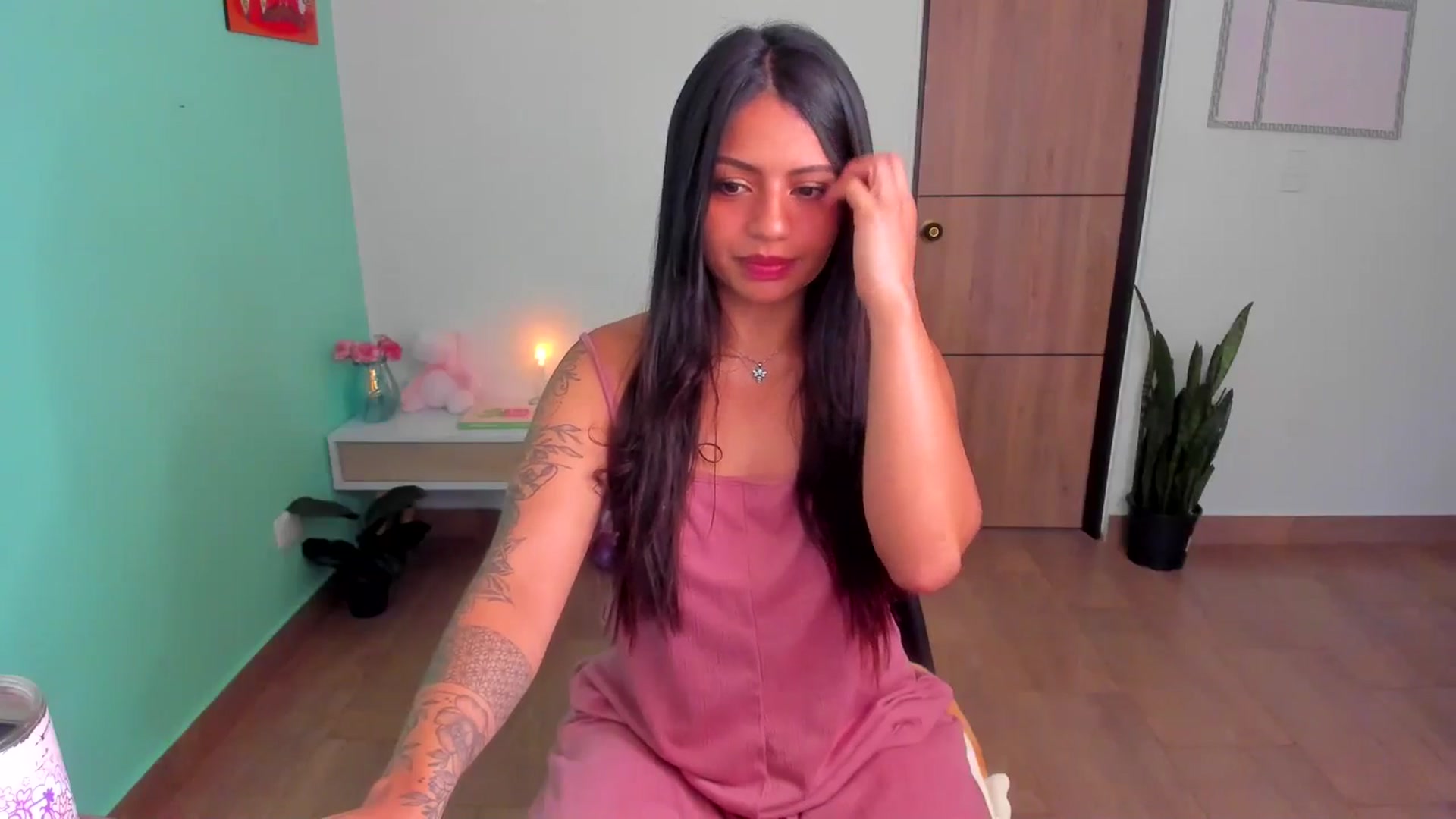 Gallery image thumbnail from SarishaLove's myfreecams stream on, 04/07/2025, 11:48 image 5 of 20