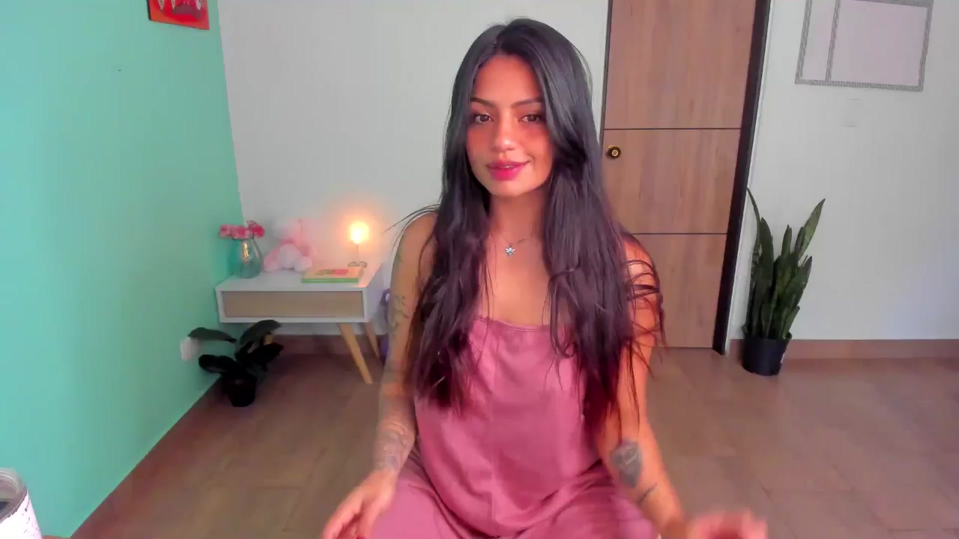 Gallery image thumbnail from SarishaLove's myfreecams stream on, 04/07/2025, 11:48 image 16 of 20