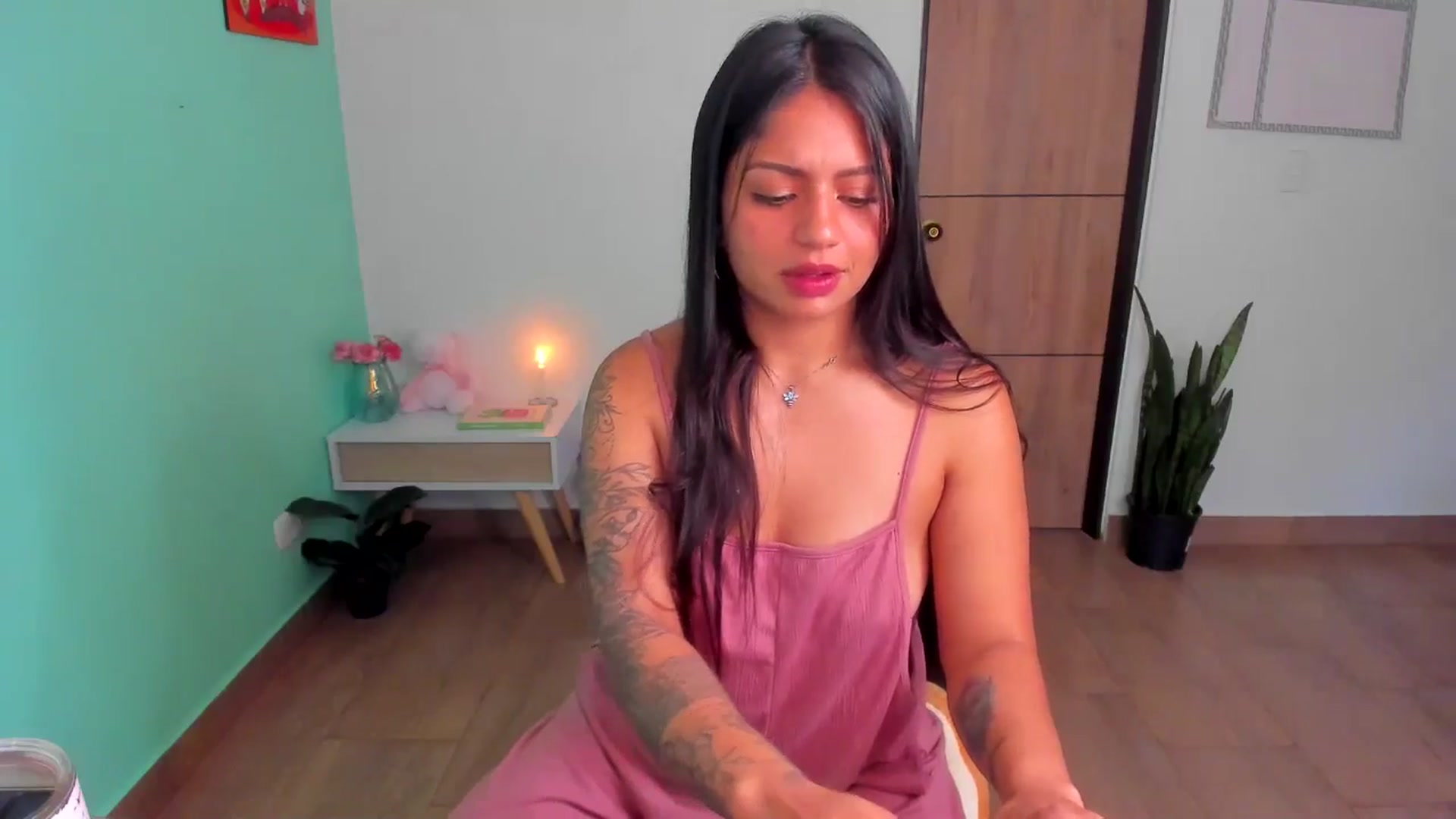Gallery image thumbnail from SarishaLove's myfreecams stream on, 04/07/2025, 11:48 image 12 of 20