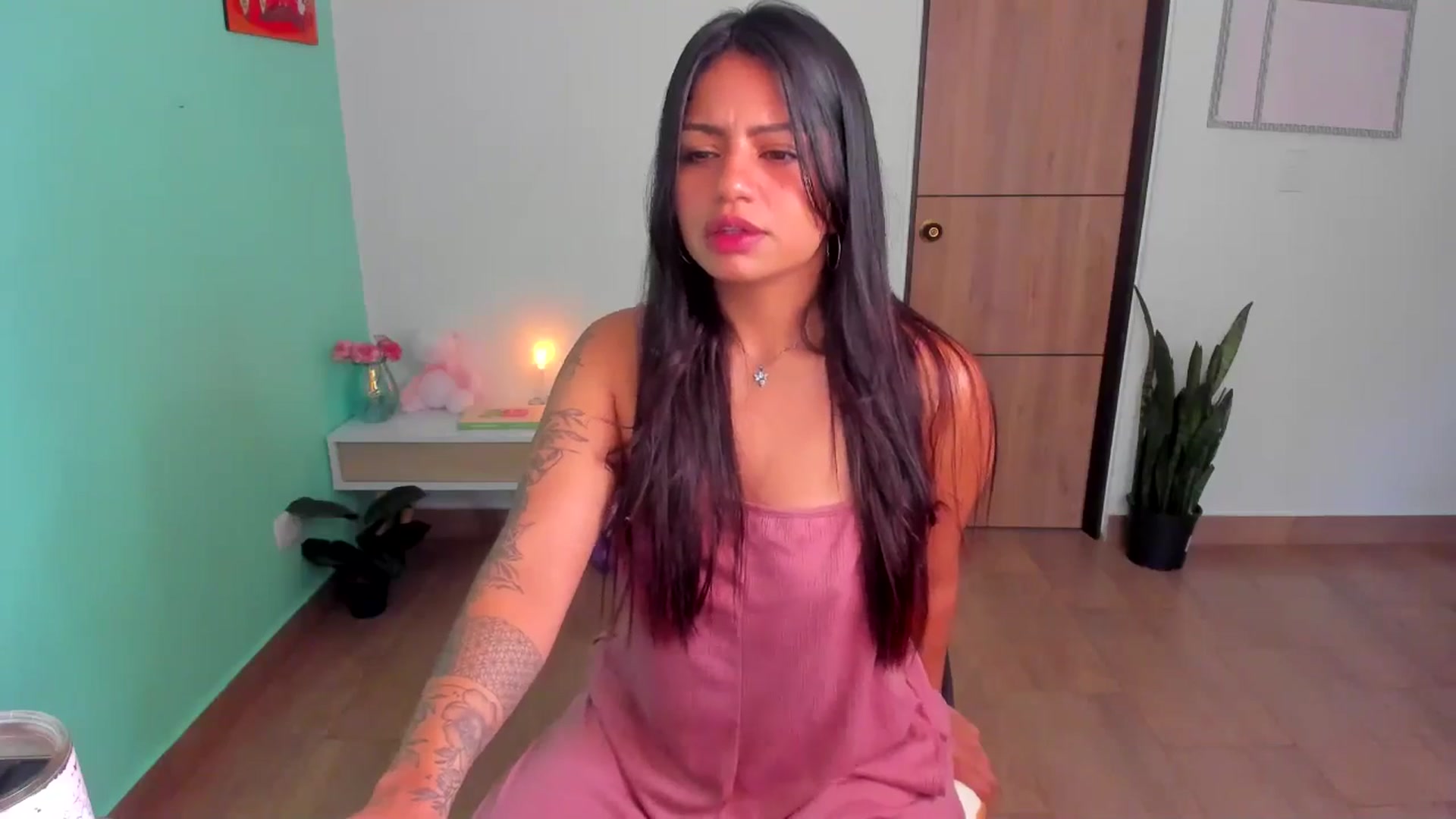 Gallery image thumbnail from SarishaLove's myfreecams stream on, 04/07/2025, 11:48 image 14 of 20
