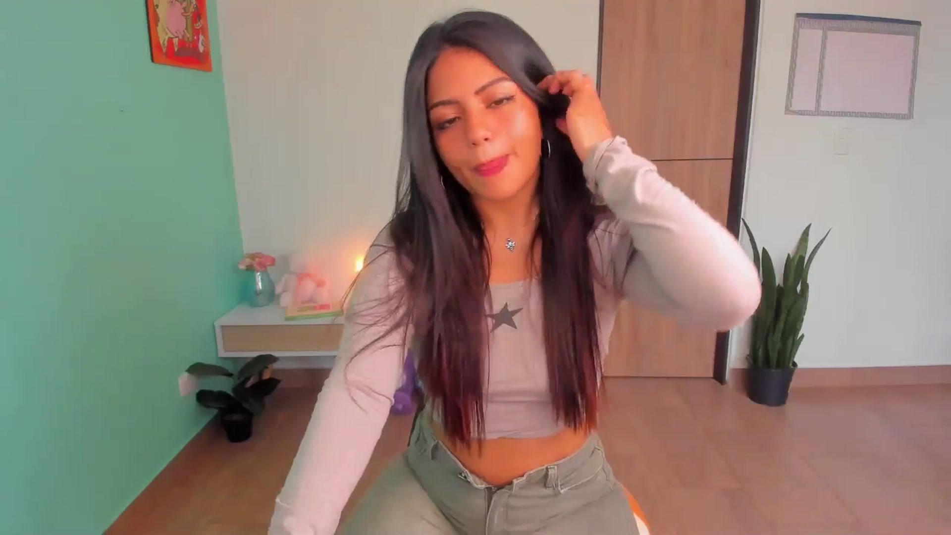Gallery image thumbnail from SarishaLove's myfreecams stream on, 04/09/2025, 12:05 image 20 of 20