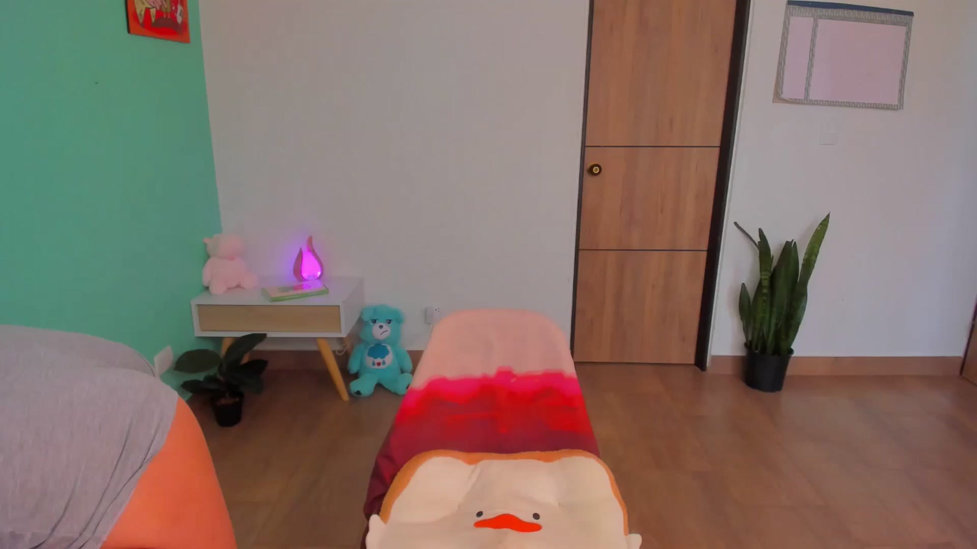 Gallery image thumbnail from SarishaLove's myfreecams stream on, 04/20/2025, 13:21 image 1 of 20