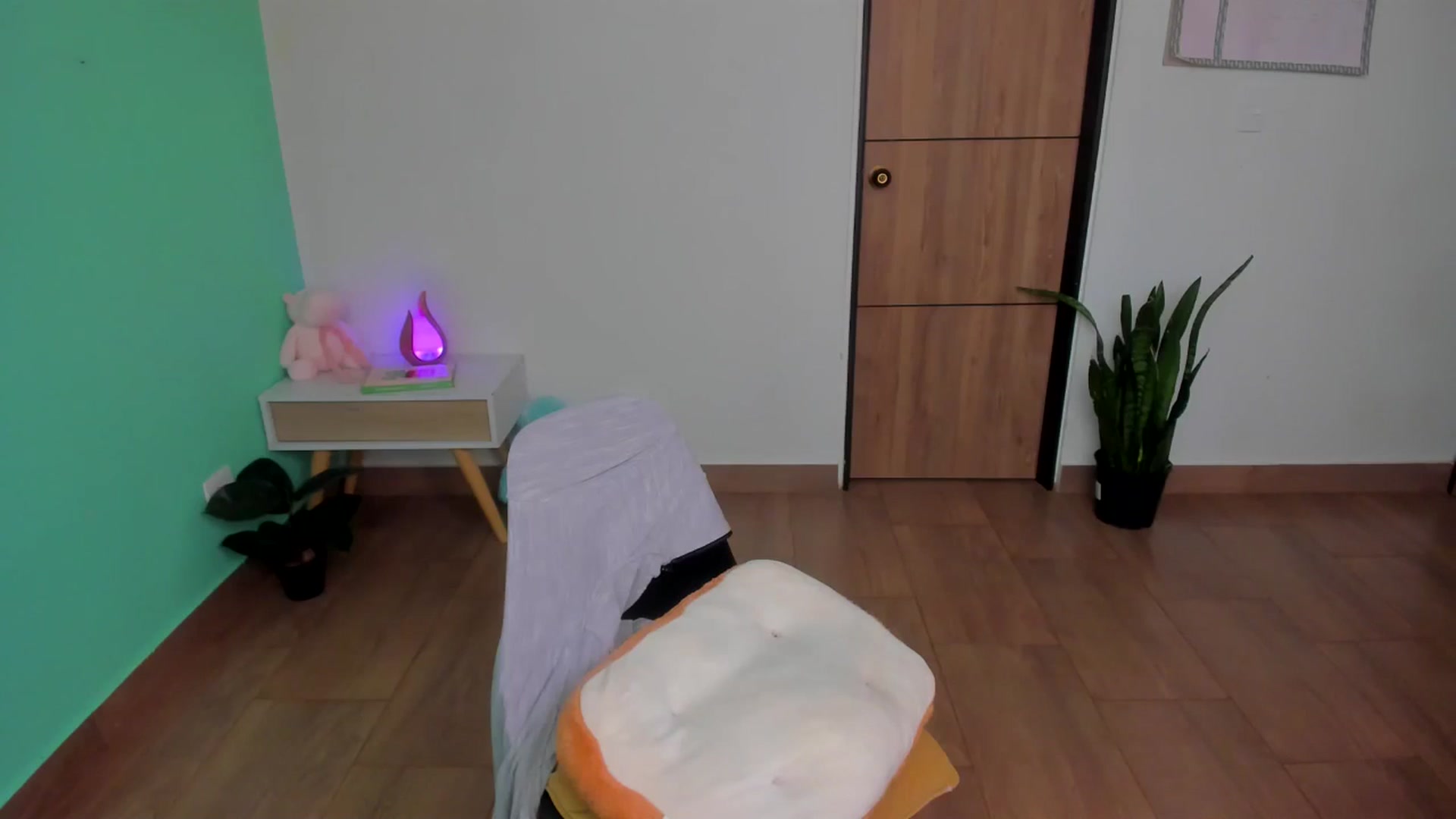 Gallery image thumbnail from SarishaLove's myfreecams stream on, 05/19/2025, 14:38 image 2 of 20