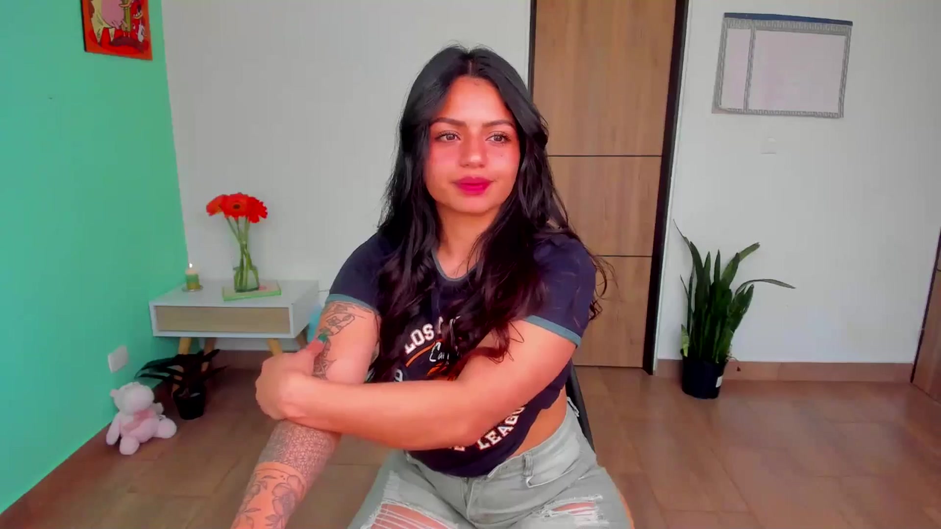 Gallery image thumbnail from SarishaLove's myfreecams stream on, 05/30/2025, 15:14 image 17 of 20