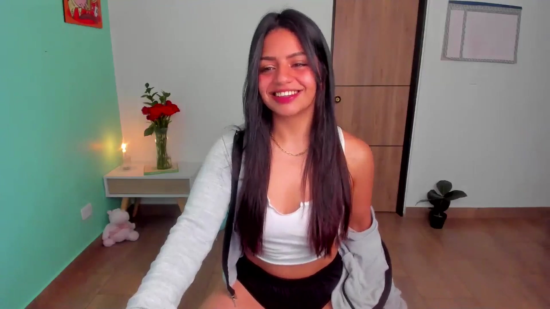Gallery image thumbnail from SarishaLove's myfreecams stream on, 06/04/2025, 11:26 image 7 of 20