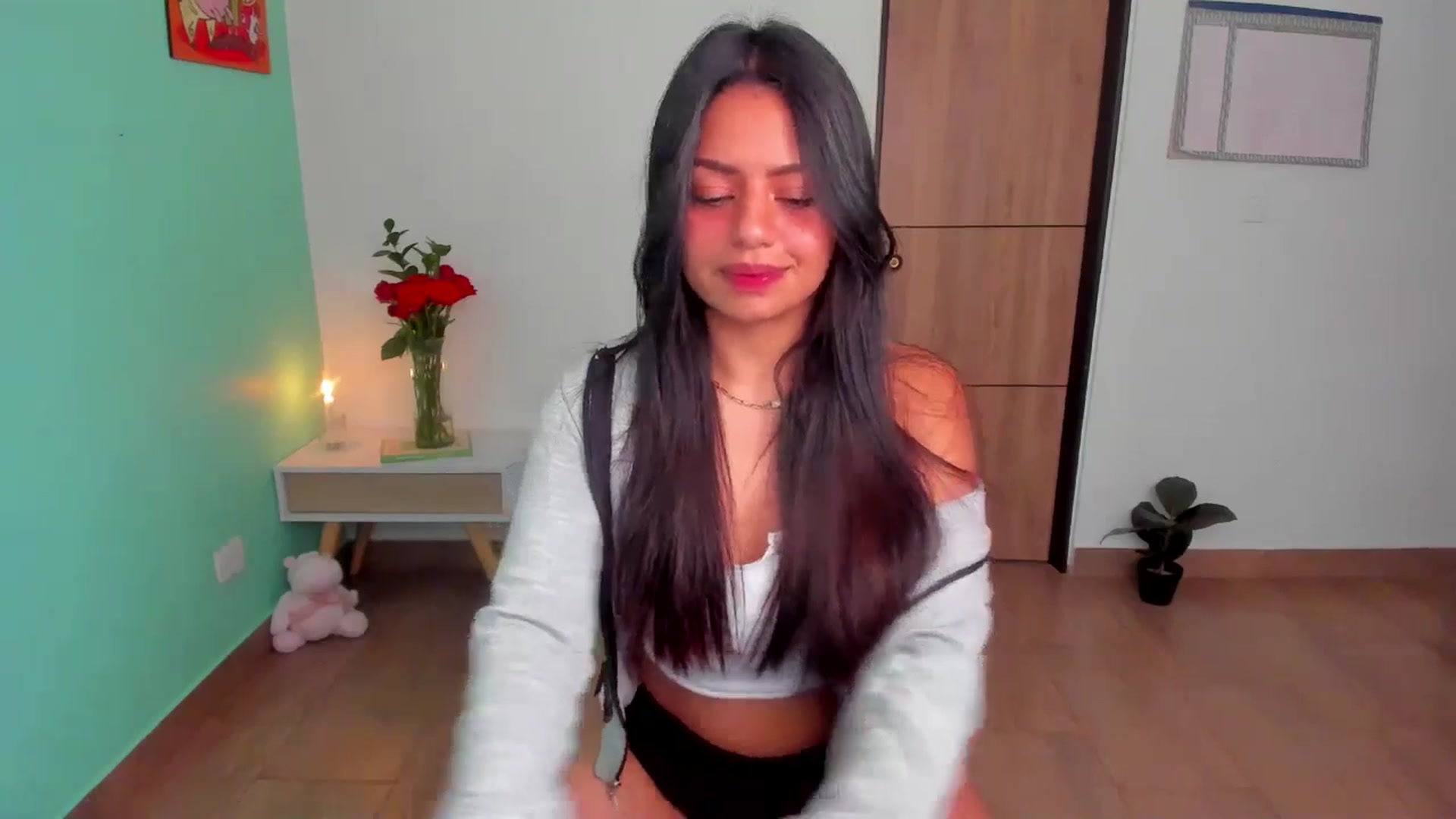 Gallery image thumbnail from SarishaLove's myfreecams stream on, 06/04/2025, 11:26 image 12 of 20