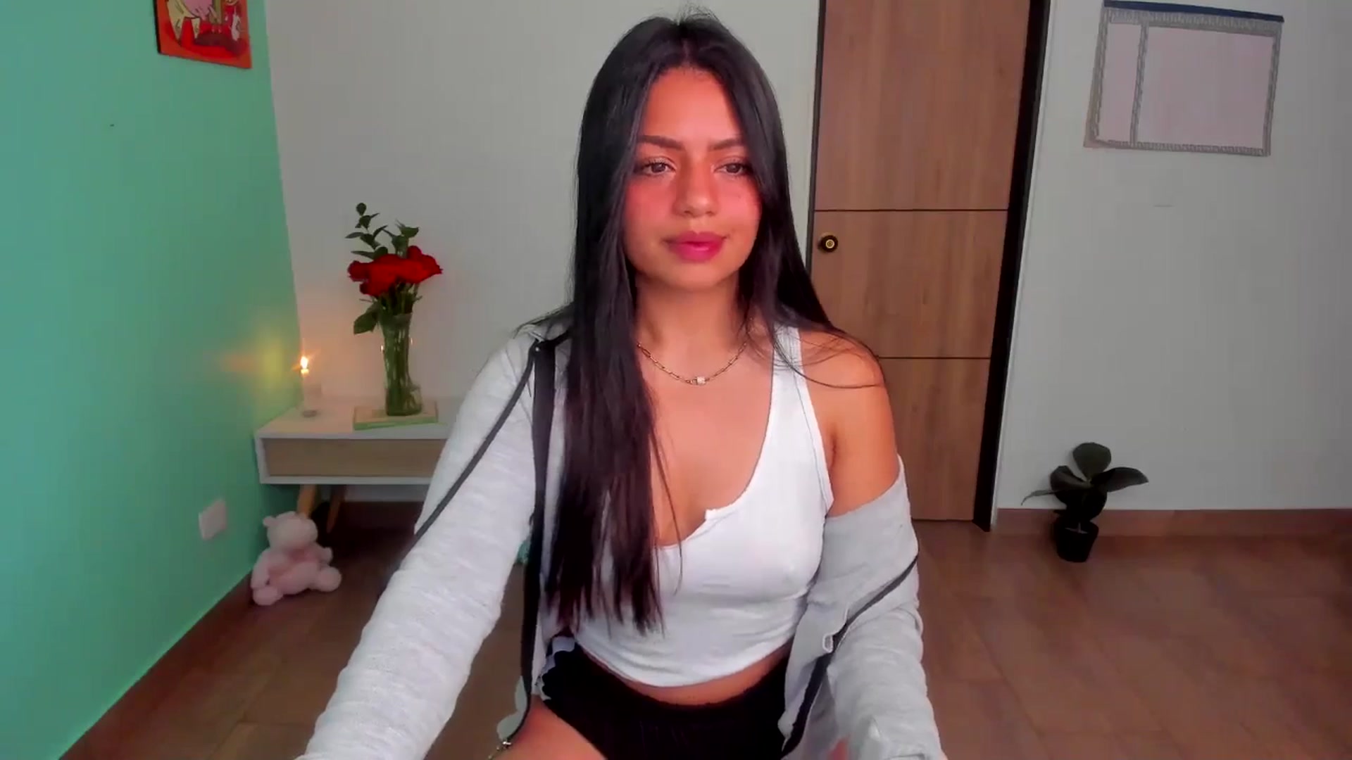 Gallery image thumbnail from SarishaLove's myfreecams stream on, 06/04/2025, 11:26 image 20 of 20