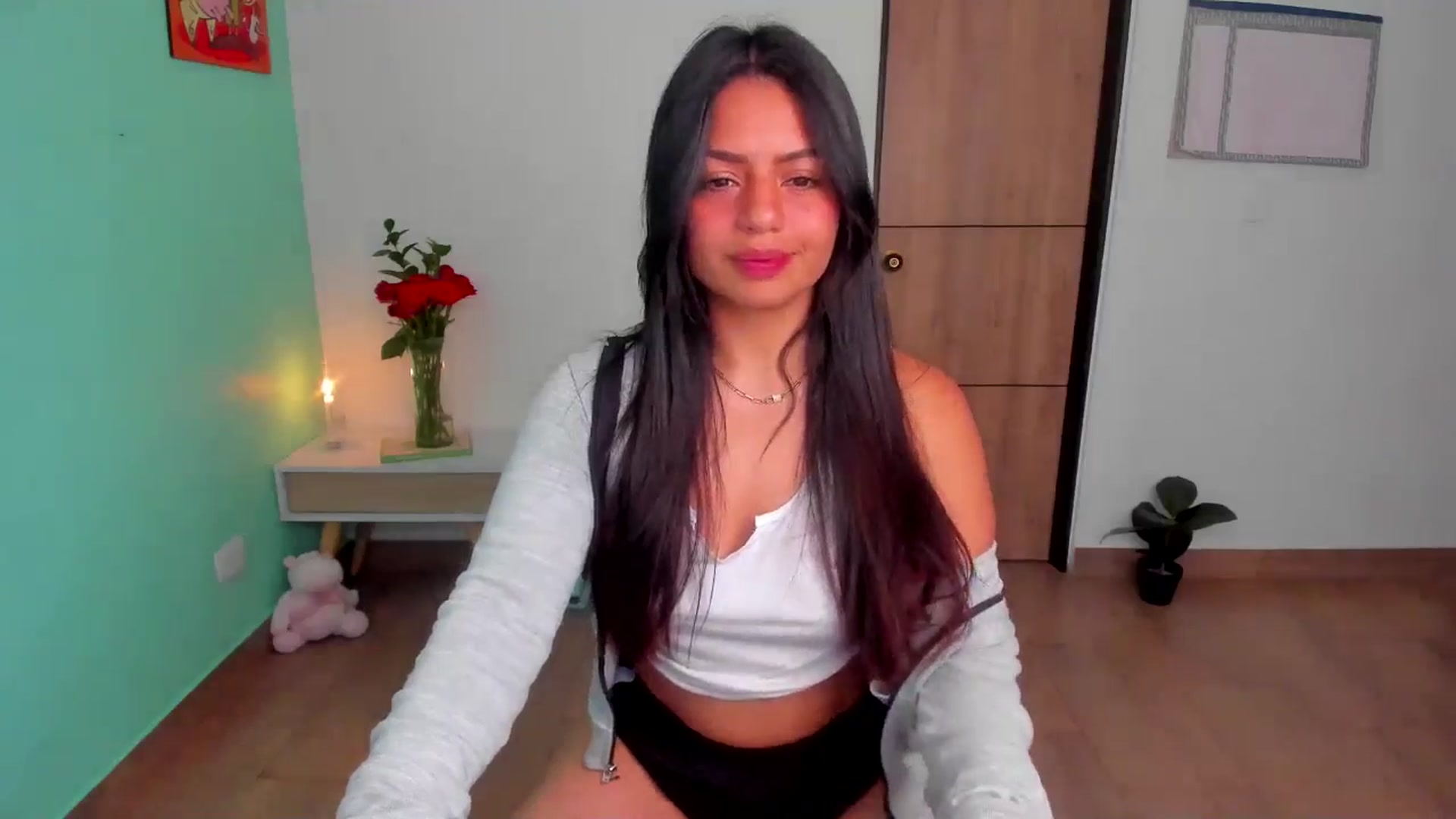Gallery image thumbnail from SarishaLove's myfreecams stream on, 06/04/2025, 11:26 image 9 of 20