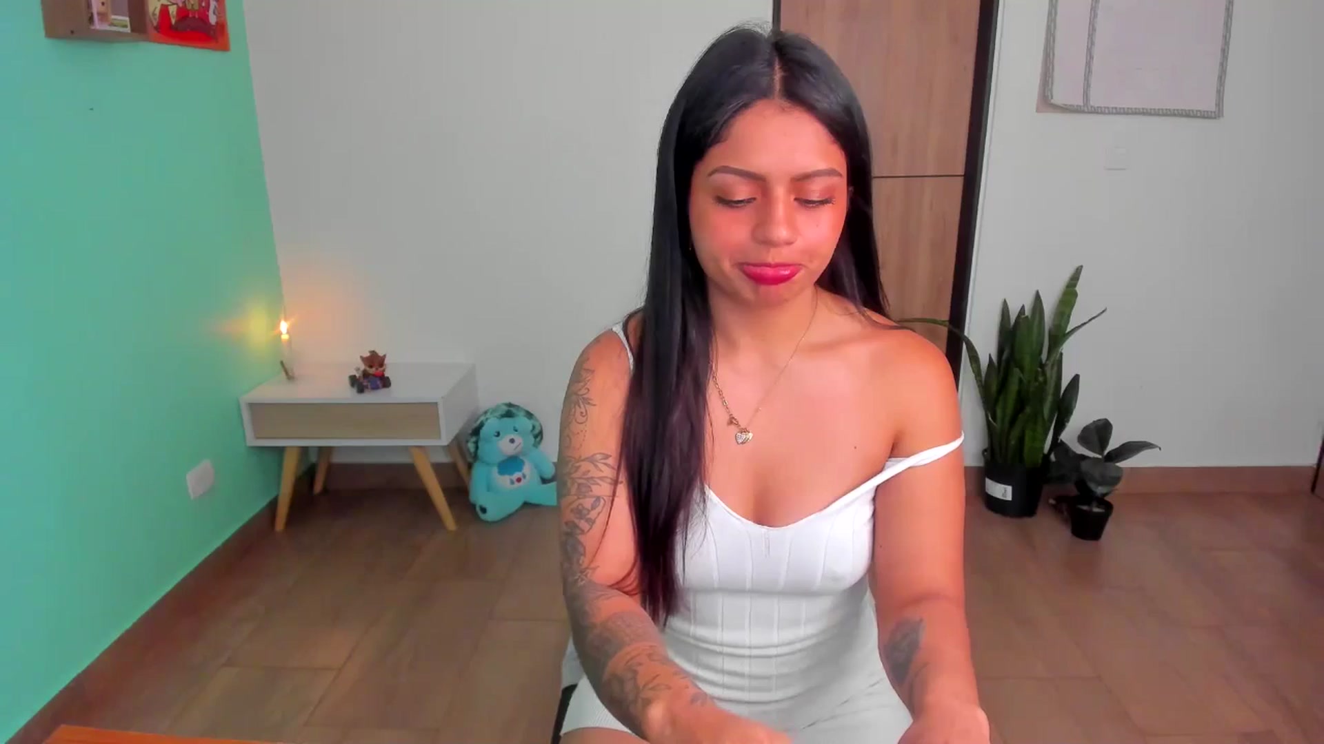 Gallery image thumbnail from SarishaLove's myfreecams stream on, 06/14/2025, 12:15 image 11 of 20