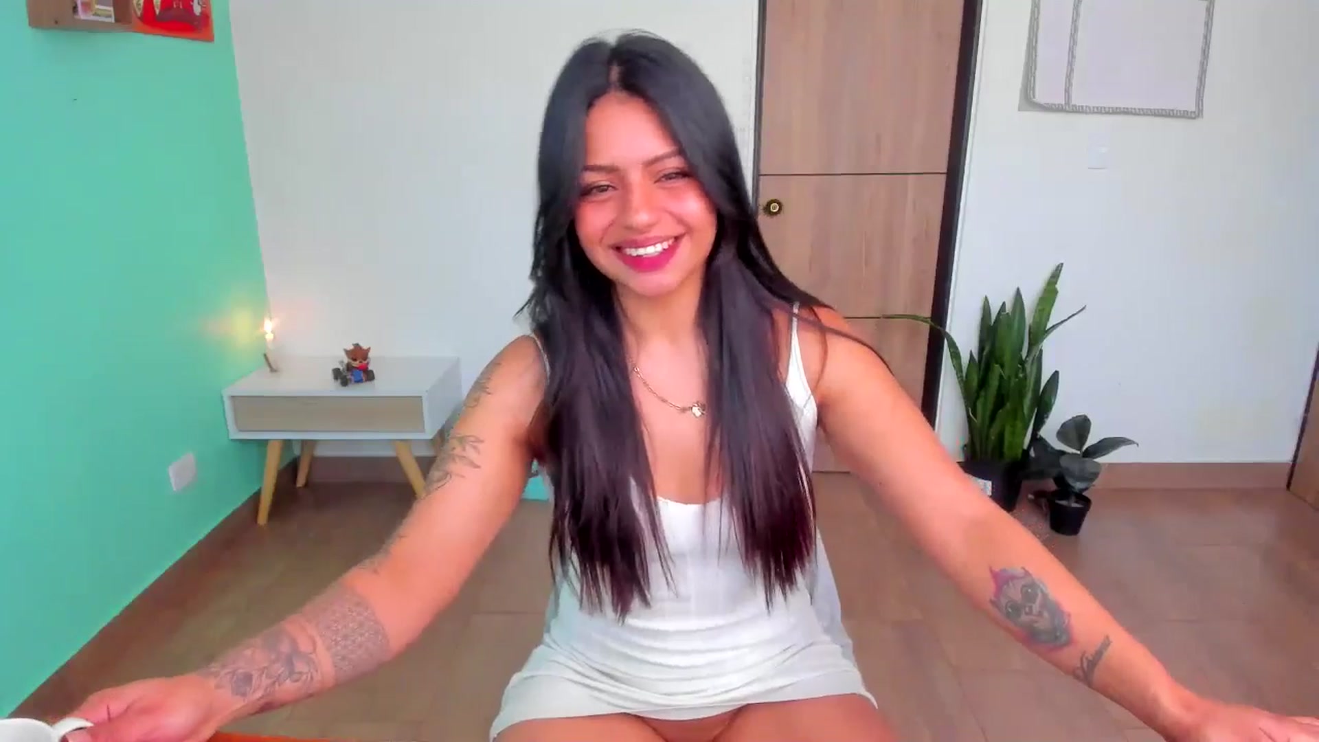 Gallery image thumbnail from SarishaLove's myfreecams stream on, 06/14/2025, 13:06 image 20 of 20