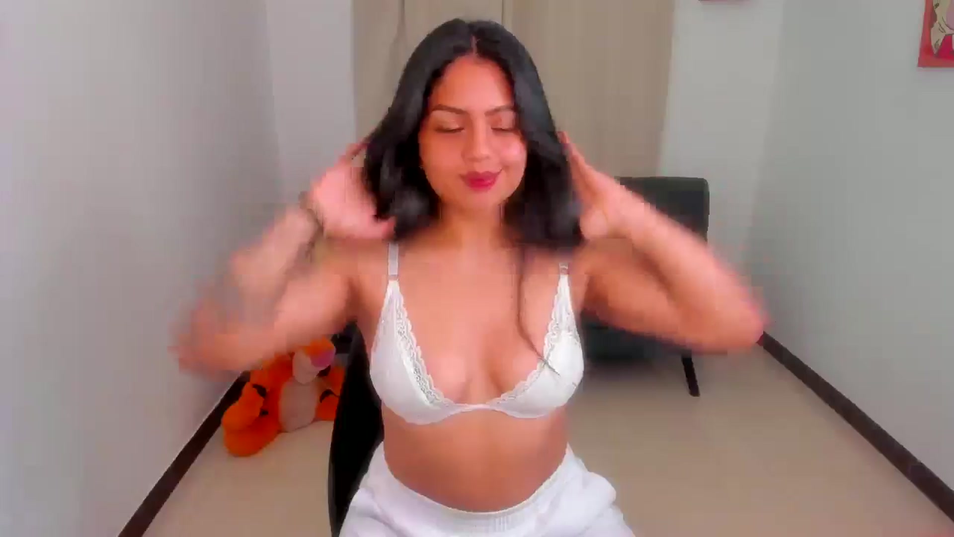 Gallery image thumbnail from SarishaLove's myfreecams stream on, 12/16/2025, 12:09 image 4 of 20