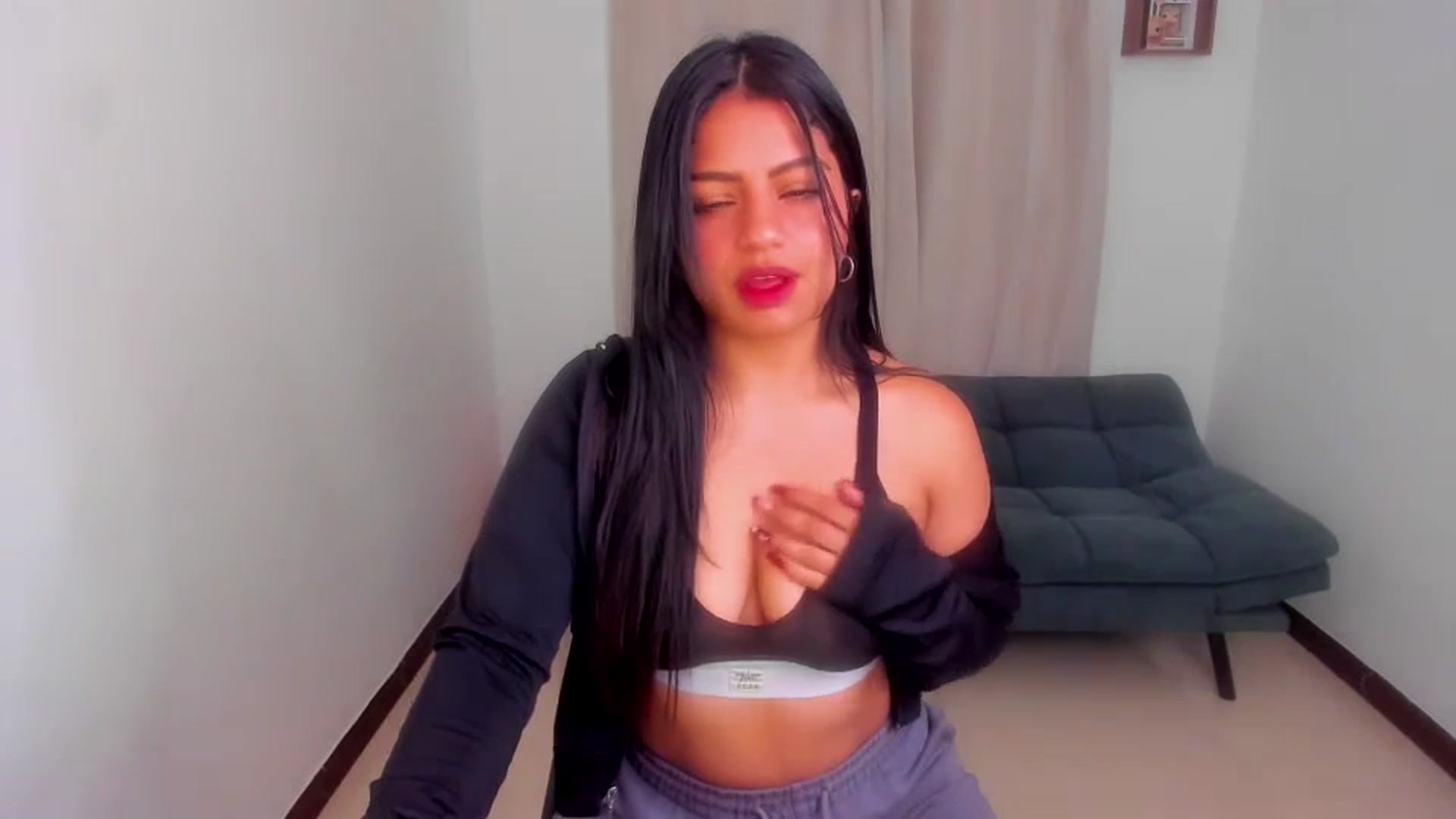 Gallery image thumbnail from SarishaLove's myfreecams stream on, 12/22/2025, 11:58 image 5 of 20