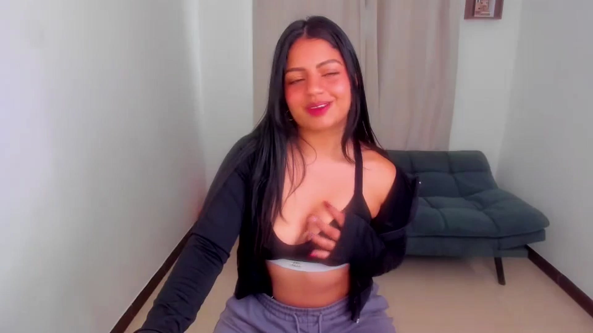 Gallery image thumbnail from SarishaLove's myfreecams stream on, 12/22/2025, 11:58 image 18 of 20
