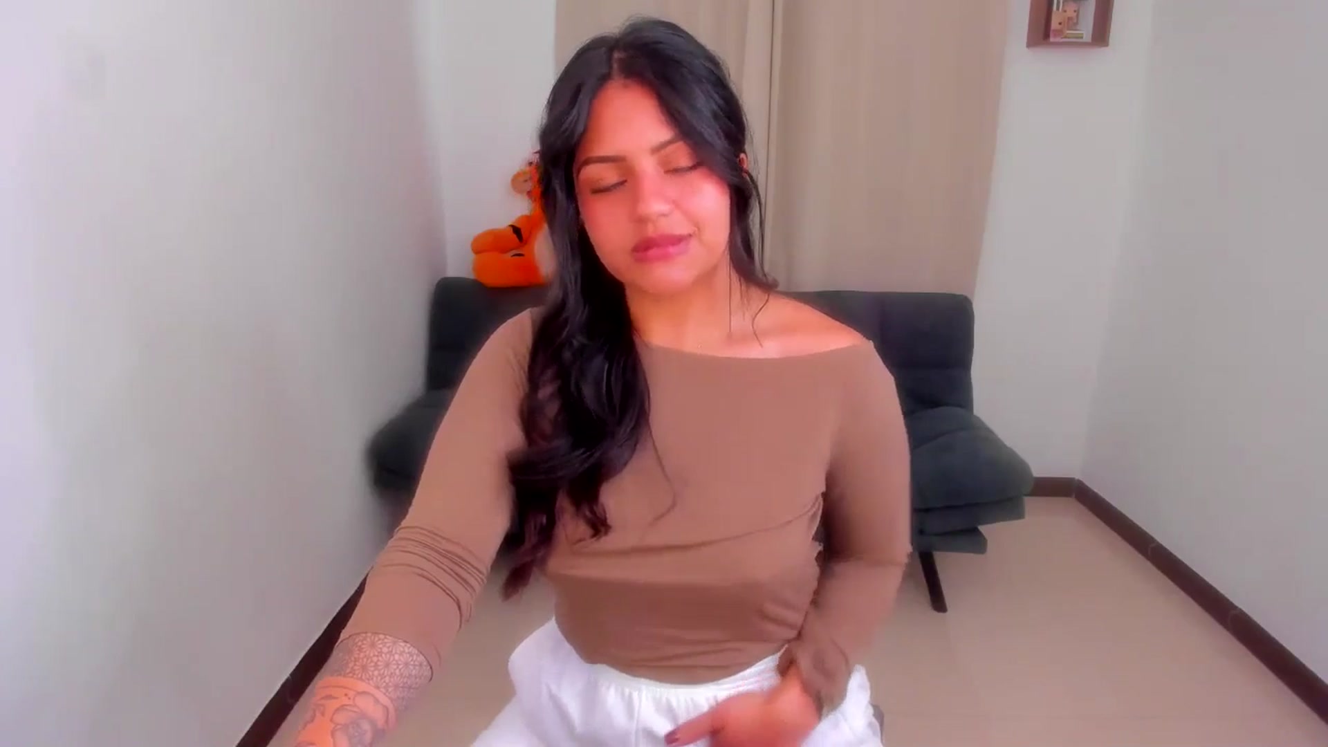 Gallery image thumbnail from SarishaLove's myfreecams stream on, 12/30/2025, 14:40 image 20 of 20