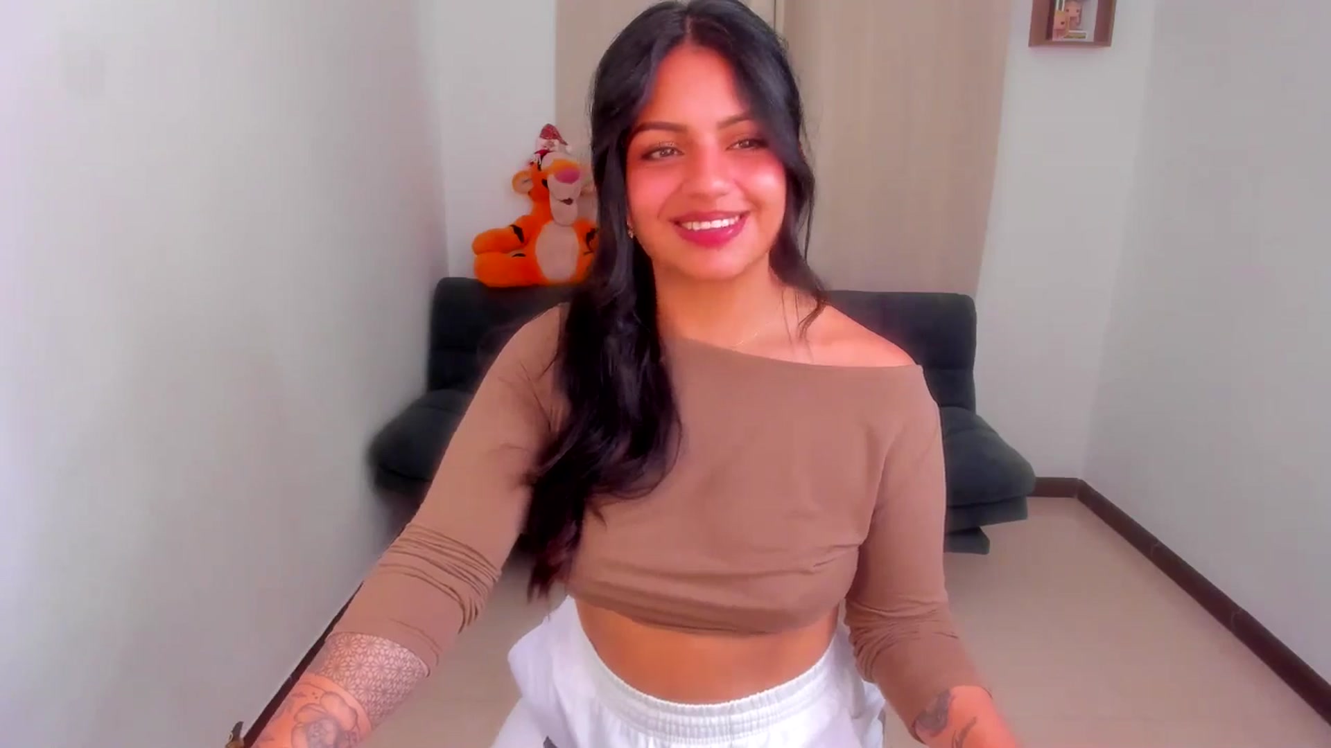 Gallery image thumbnail from SarishaLove's myfreecams stream on, 12/30/2025, 14:40 image 17 of 20
