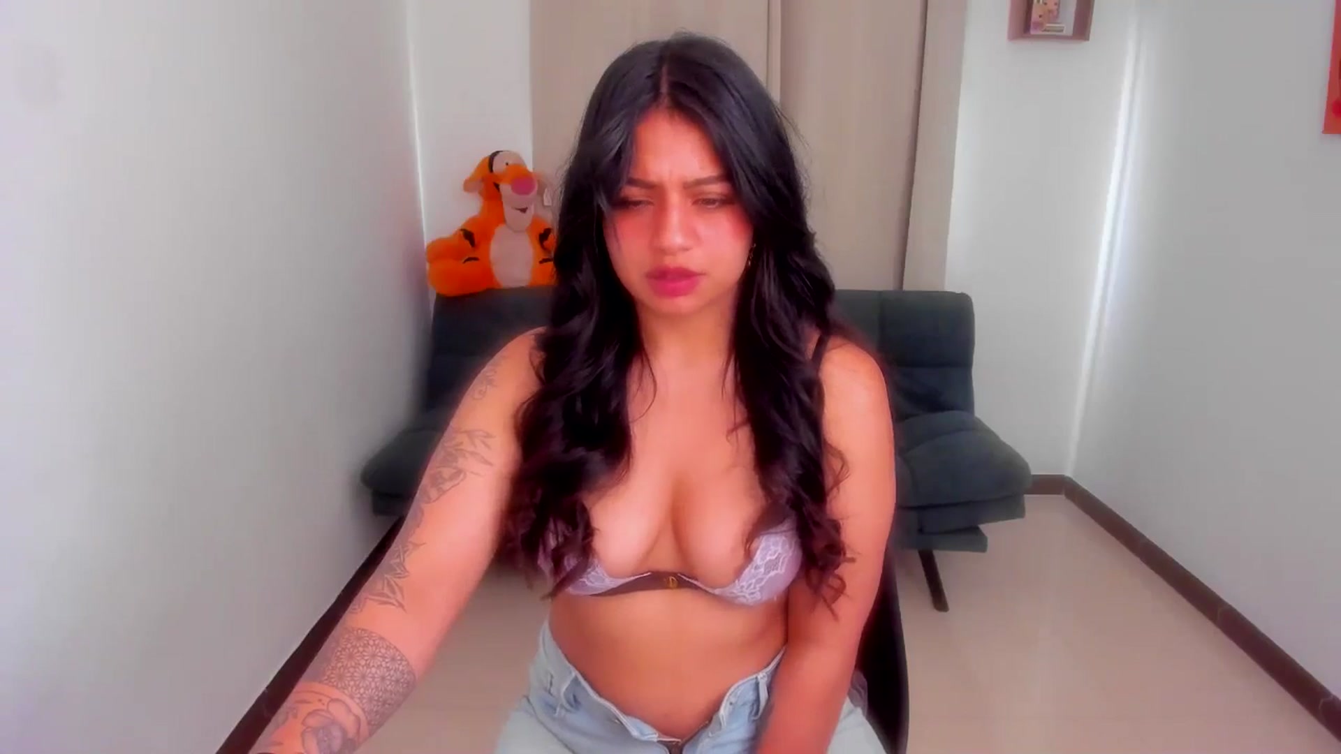Gallery image thumbnail from SarishaLove's myfreecams stream on, 01/20/2026, 13:09 image 11 of 20