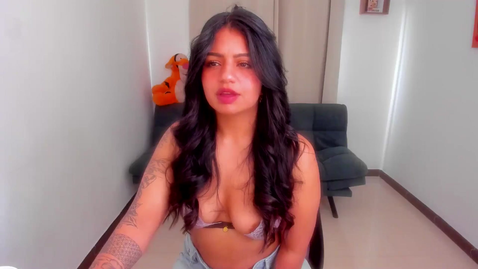 Gallery image thumbnail from SarishaLove's myfreecams stream on, 01/20/2026, 13:09 image 17 of 20