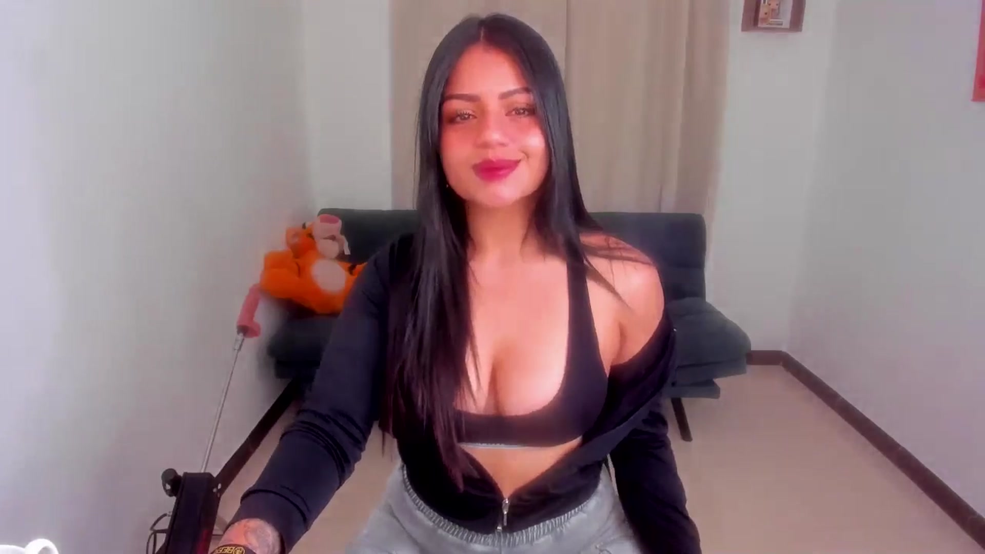 Gallery image thumbnail from SarishaLove's myfreecams stream on, 01/22/2026, 12:07 image 14 of 20