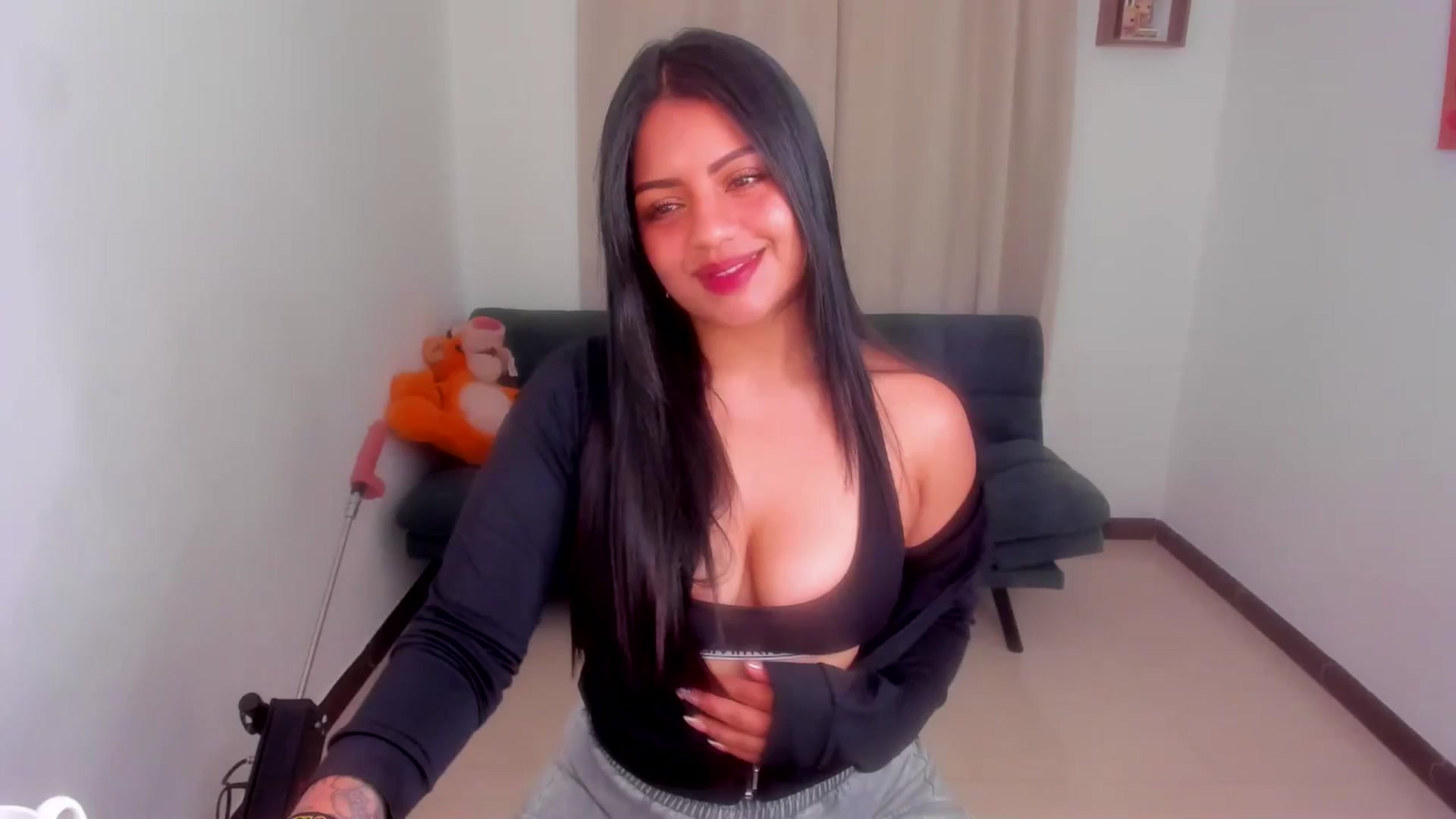 Gallery image thumbnail from SarishaLove's myfreecams stream on, 01/22/2026, 12:07 image 15 of 20