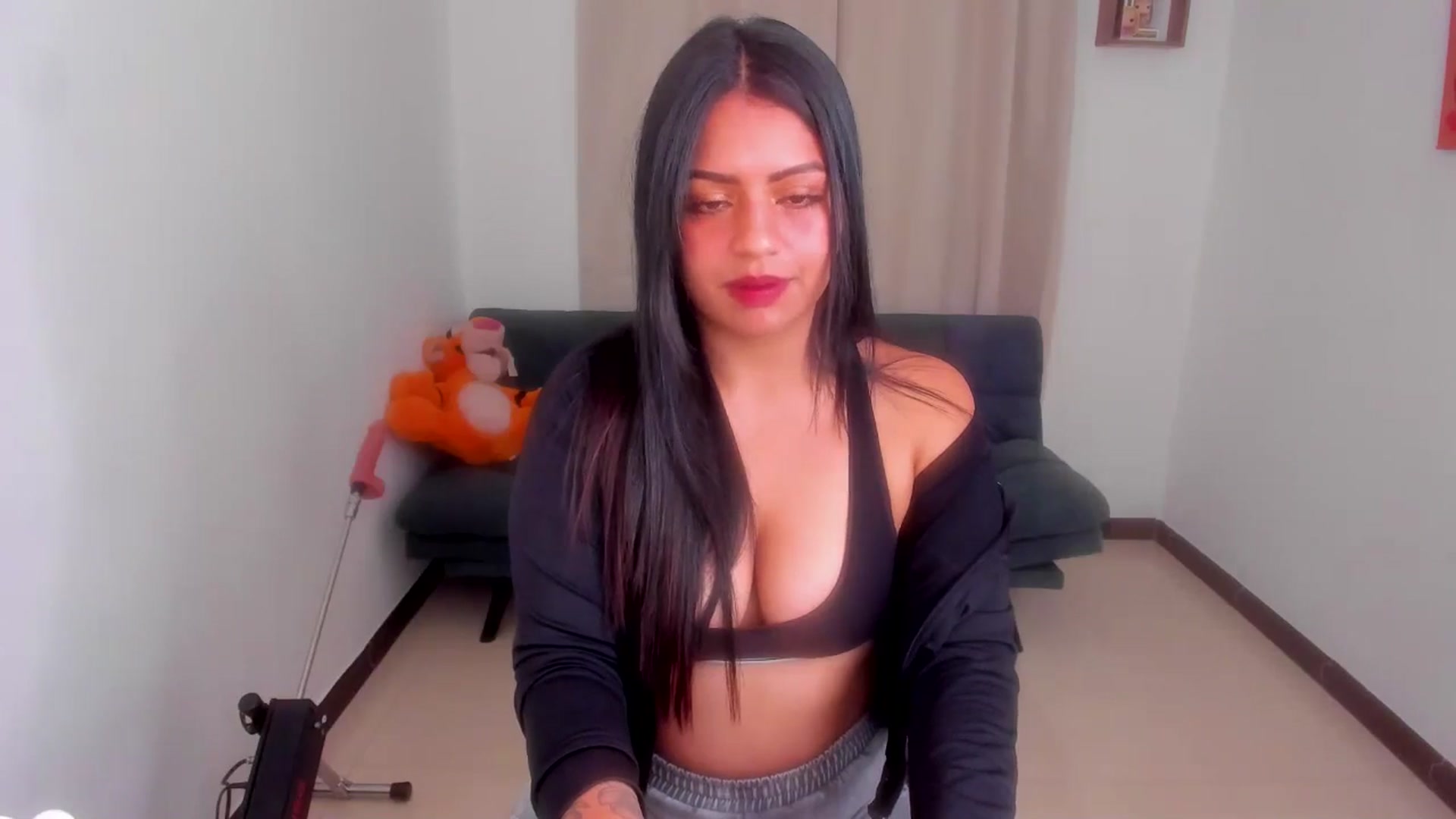 Gallery image thumbnail from SarishaLove's myfreecams stream on, 01/22/2026, 12:07 image 10 of 20