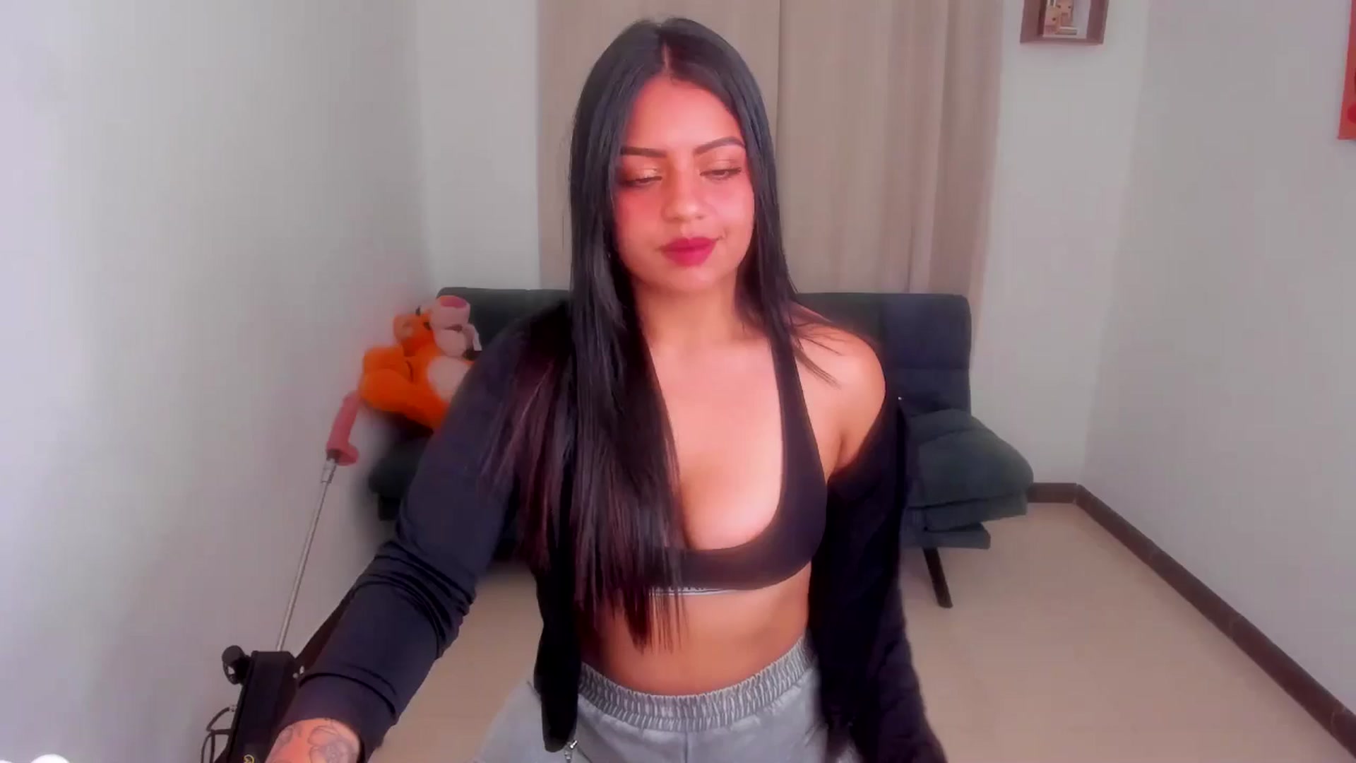 Gallery image thumbnail from SarishaLove's myfreecams stream on, 01/22/2026, 12:07 image 9 of 20
