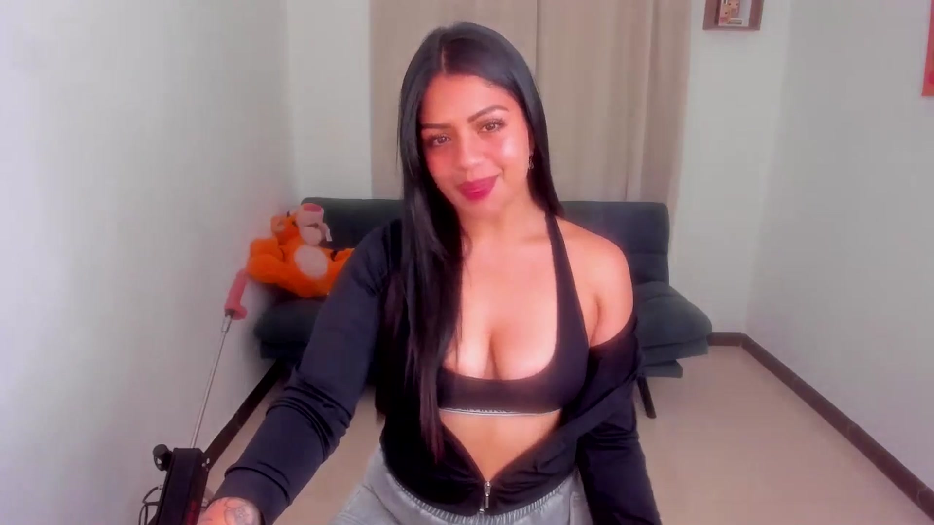 Gallery image thumbnail from SarishaLove's myfreecams stream on, 01/22/2026, 12:07 image 17 of 20