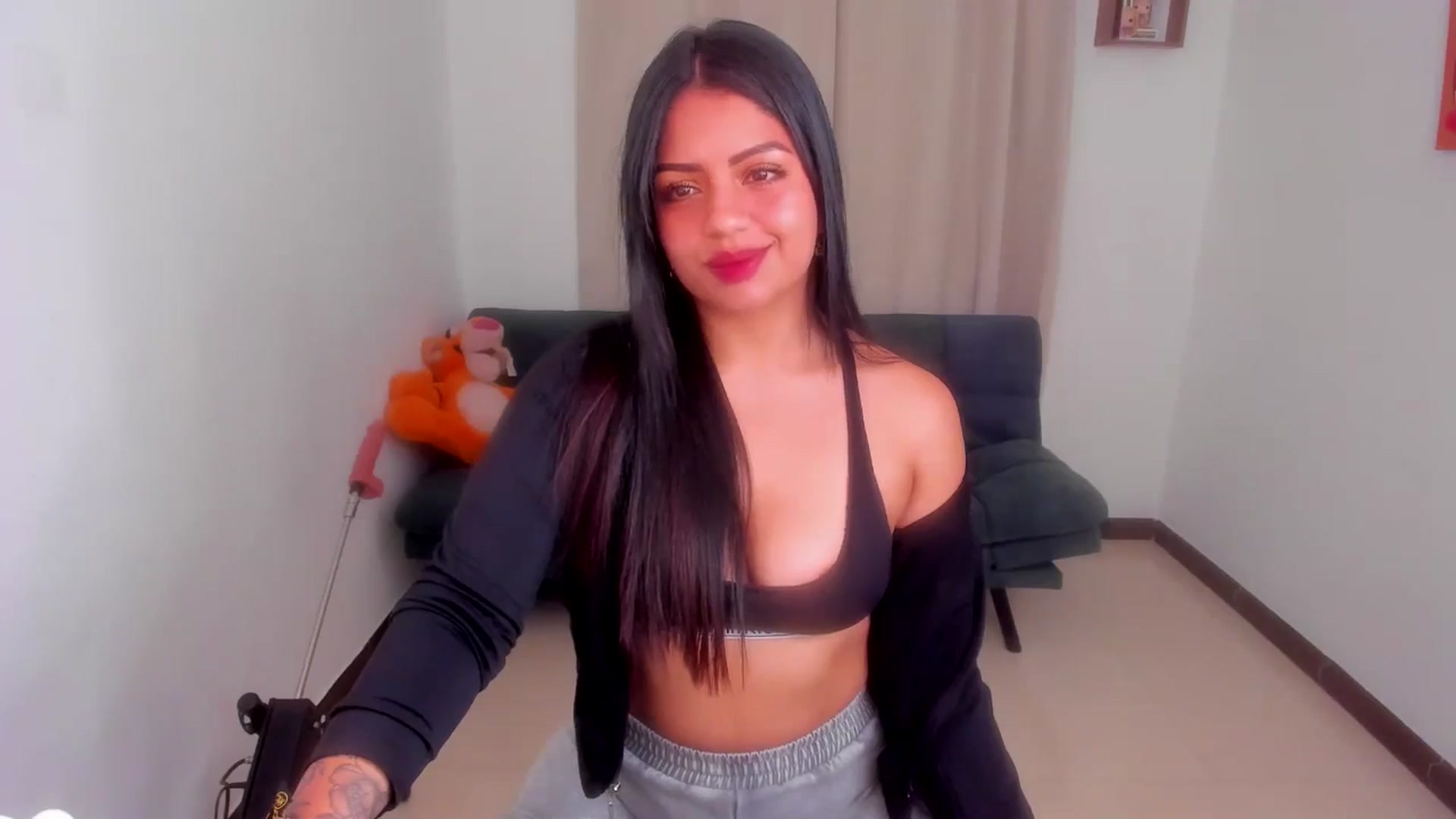 Gallery image thumbnail from SarishaLove's myfreecams stream on, 01/22/2026, 12:07 image 7 of 20