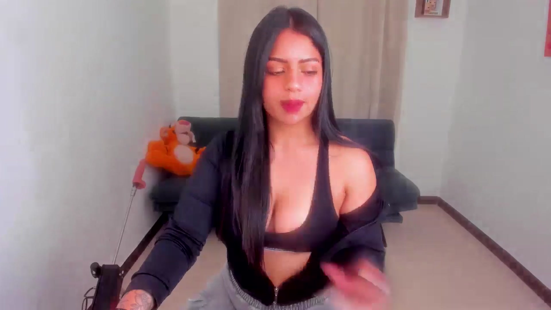 Gallery image thumbnail from SarishaLove's myfreecams stream on, 01/22/2026, 12:07 image 19 of 20