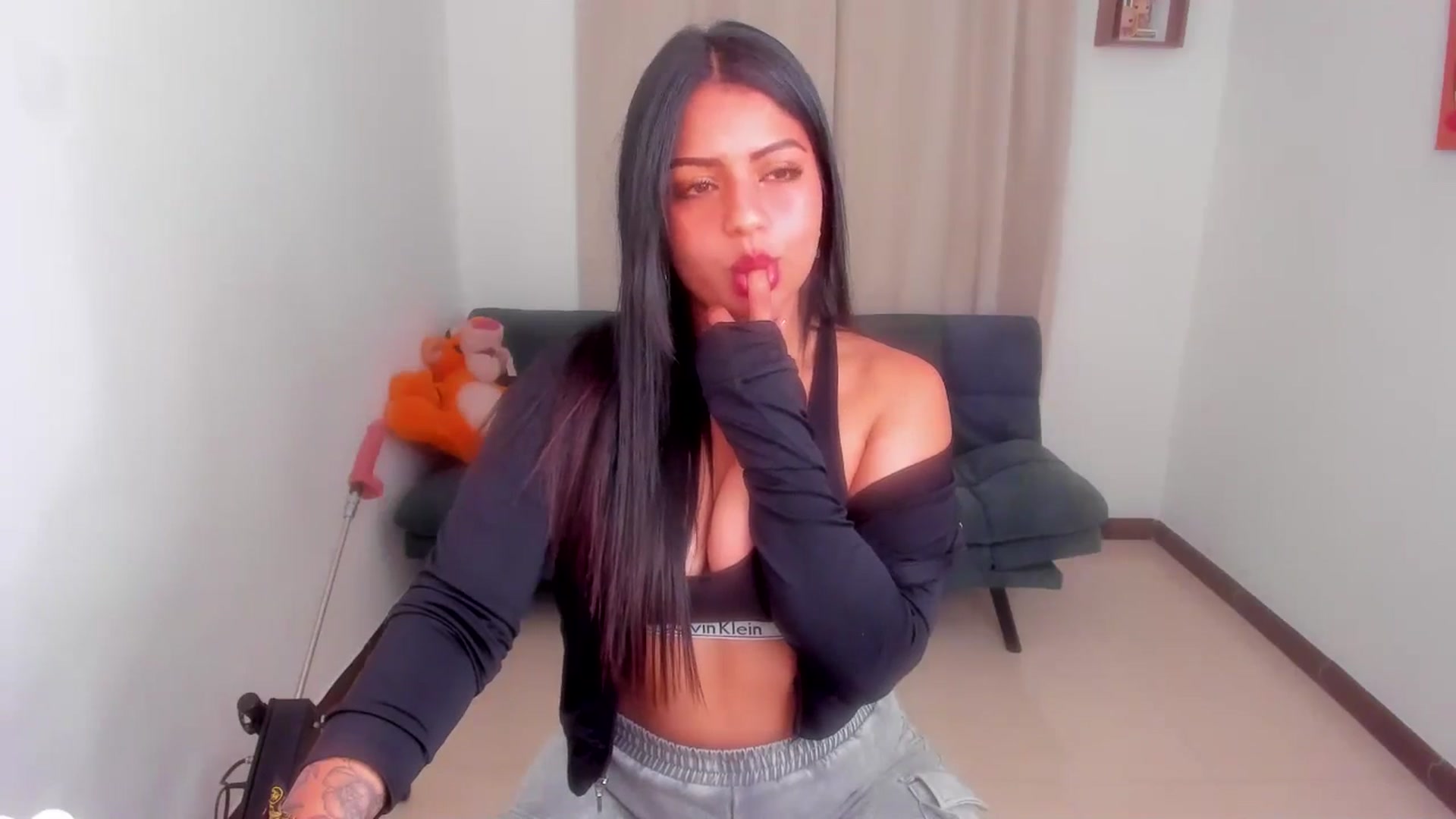 Gallery image thumbnail from SarishaLove's myfreecams stream on, 01/22/2026, 12:07 image 6 of 20