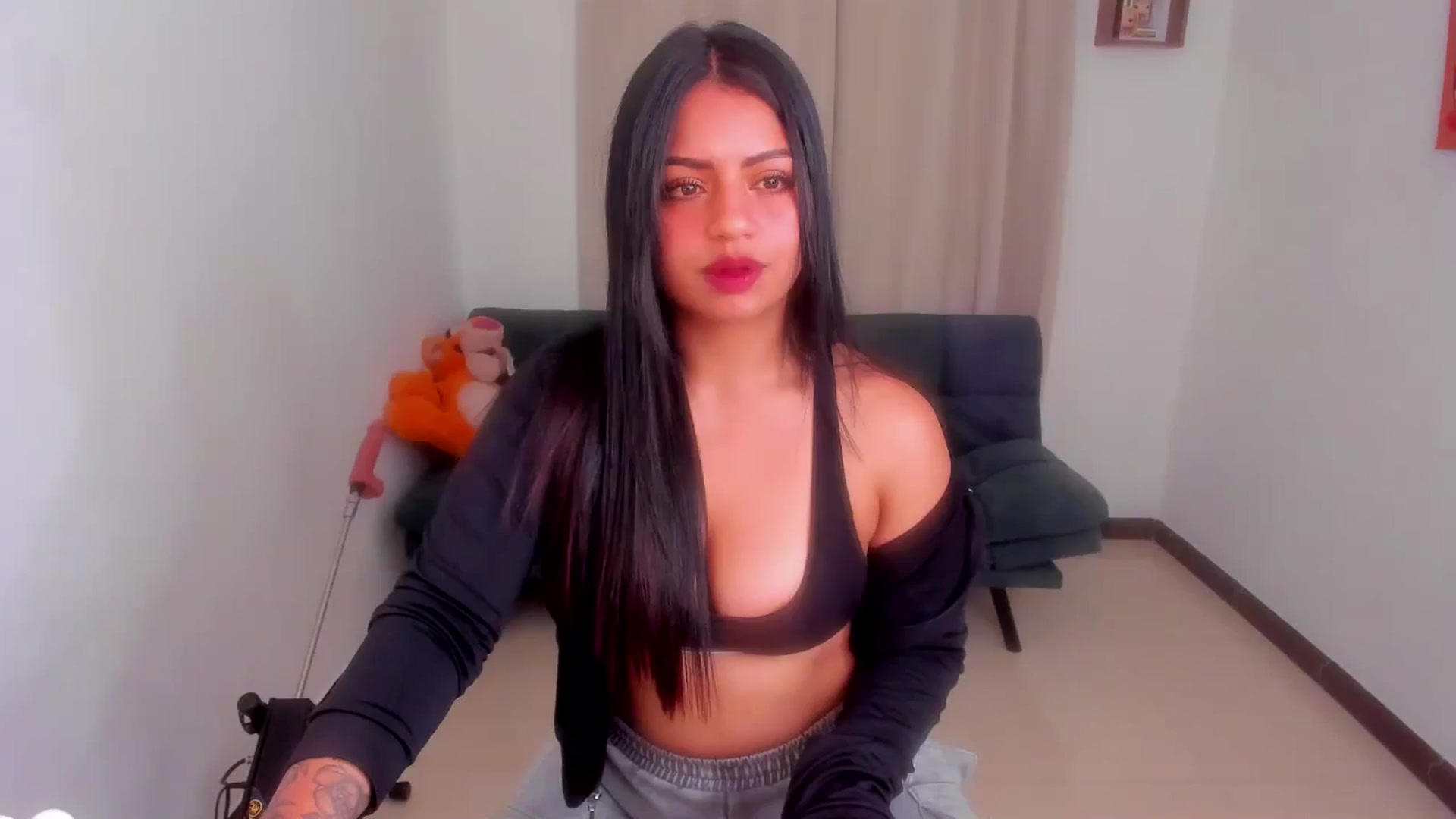 Gallery image thumbnail from SarishaLove's myfreecams stream on, 01/22/2026, 12:07 image 8 of 20
