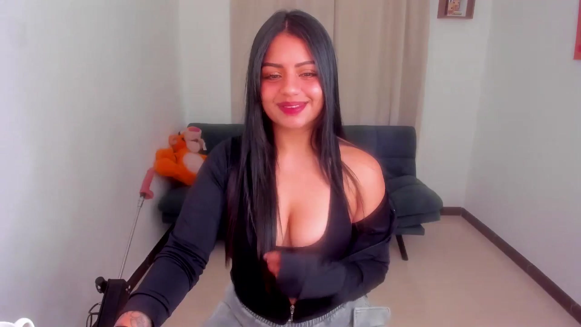 Gallery image thumbnail from SarishaLove's myfreecams stream on, 01/22/2026, 12:07 image 16 of 20