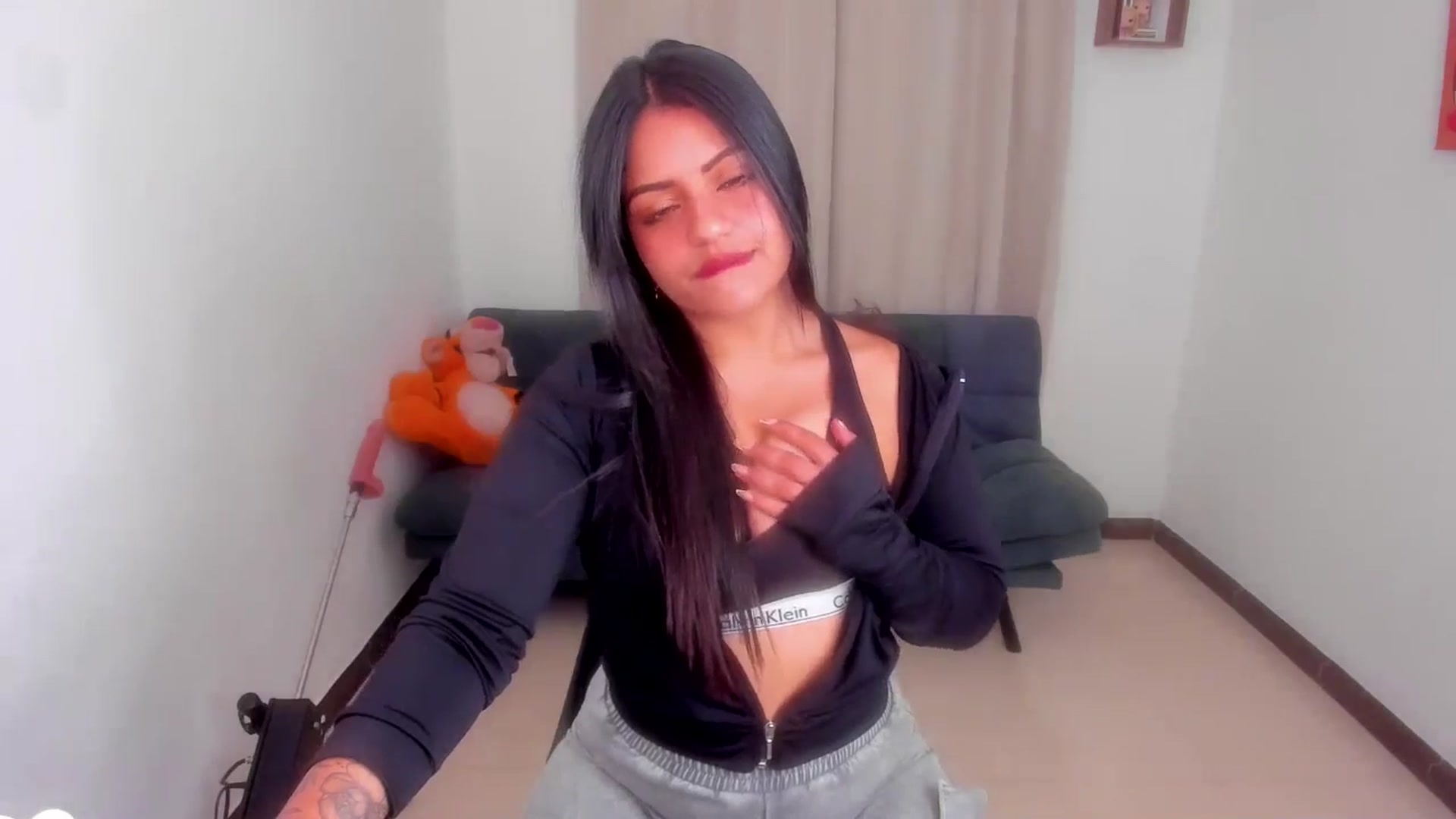 Gallery image thumbnail from SarishaLove's myfreecams stream on, 01/22/2026, 12:07 image 4 of 20
