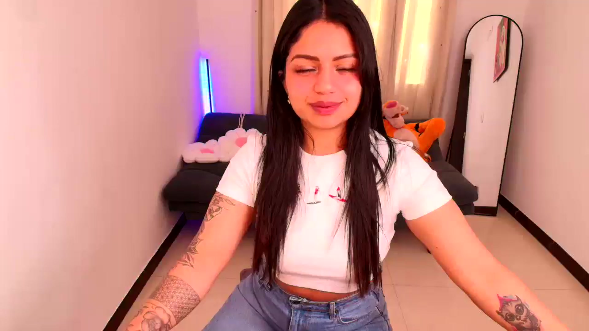 Gallery image thumbnail from SarishaLove's myfreecams stream on, 02/23/2026, 18:27 image 14 of 20